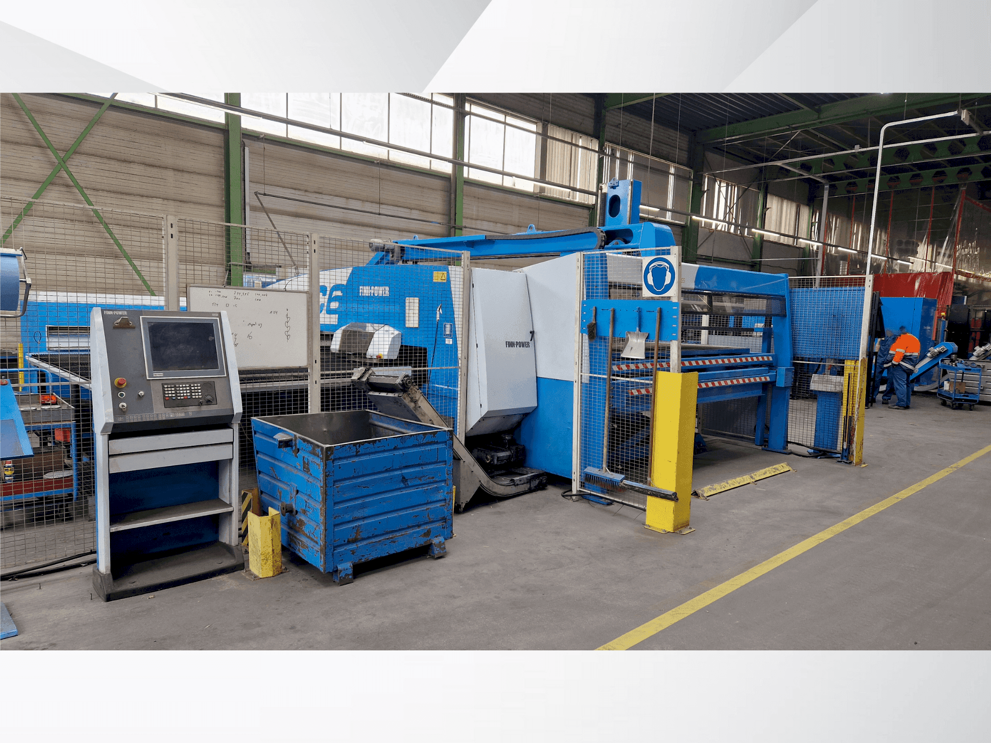 Finn-Power C6 Mašinos vaizdas iš priekio