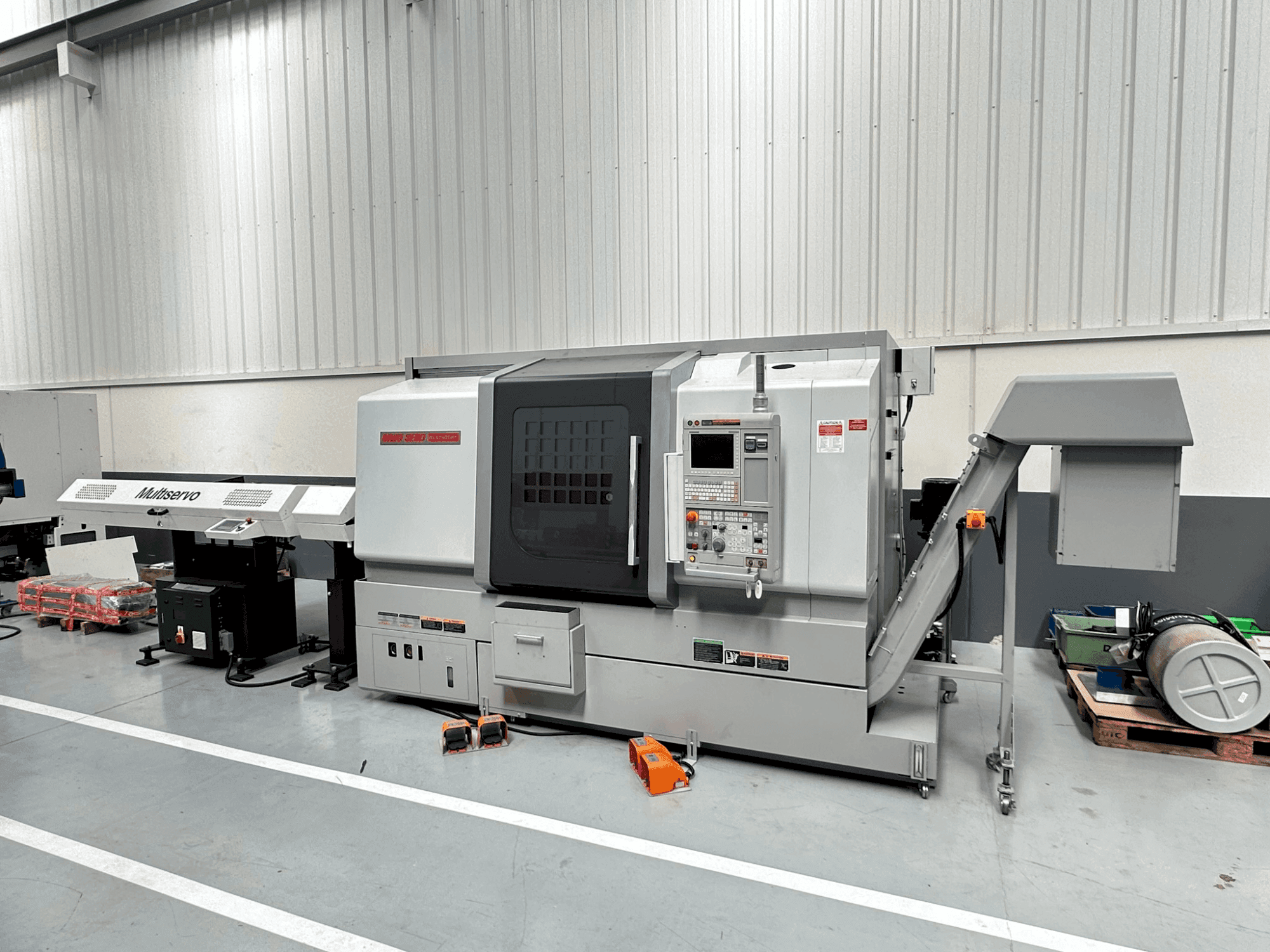 MORI SEIKI NLX 2500 SY/700 Mašinos vaizdas iš priekio