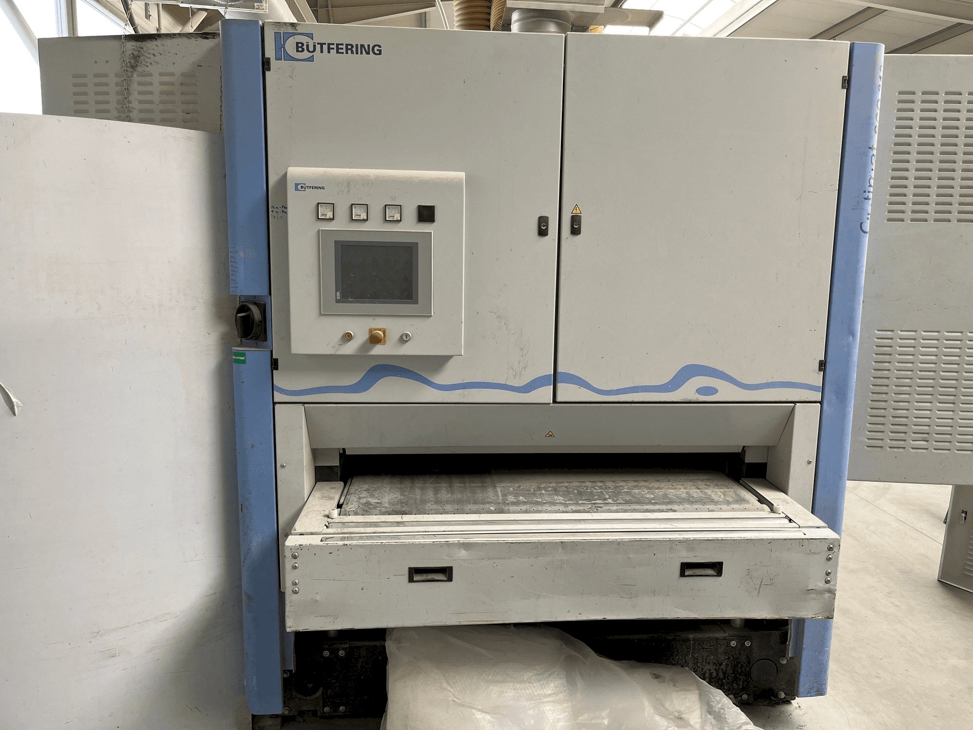 BUTFERING OPTIMAT SCO313 MRR Mašinos vaizdas iš priekio