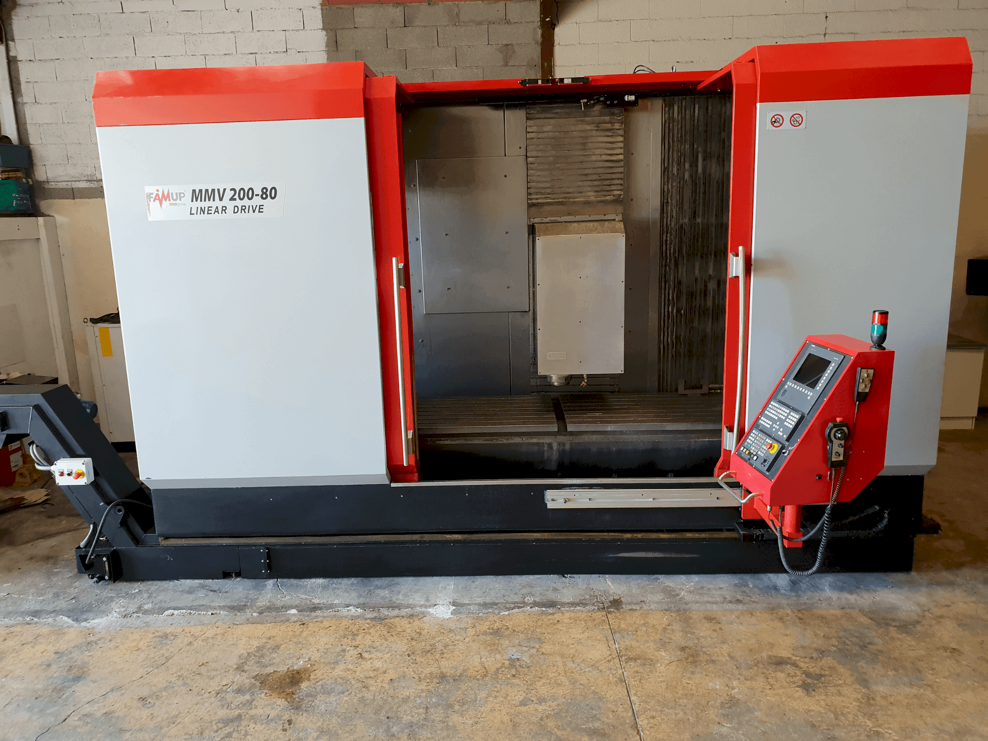 FAMUP MMV 200-80 Linear Drive Mašinos vaizdas iš priekio