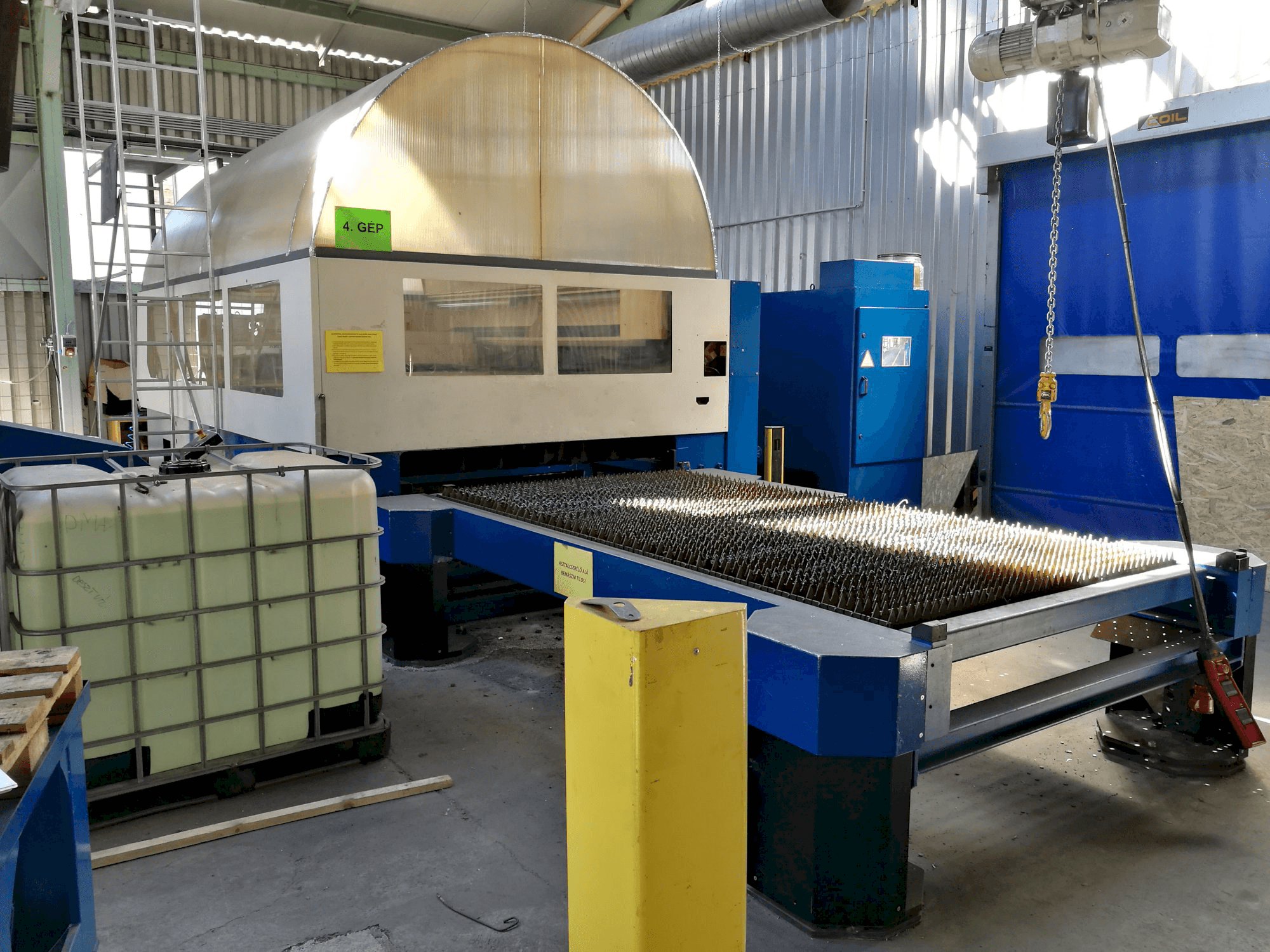 Trumpf Trumatic L 3030 Mašinos vaizdas iš kairės pusės