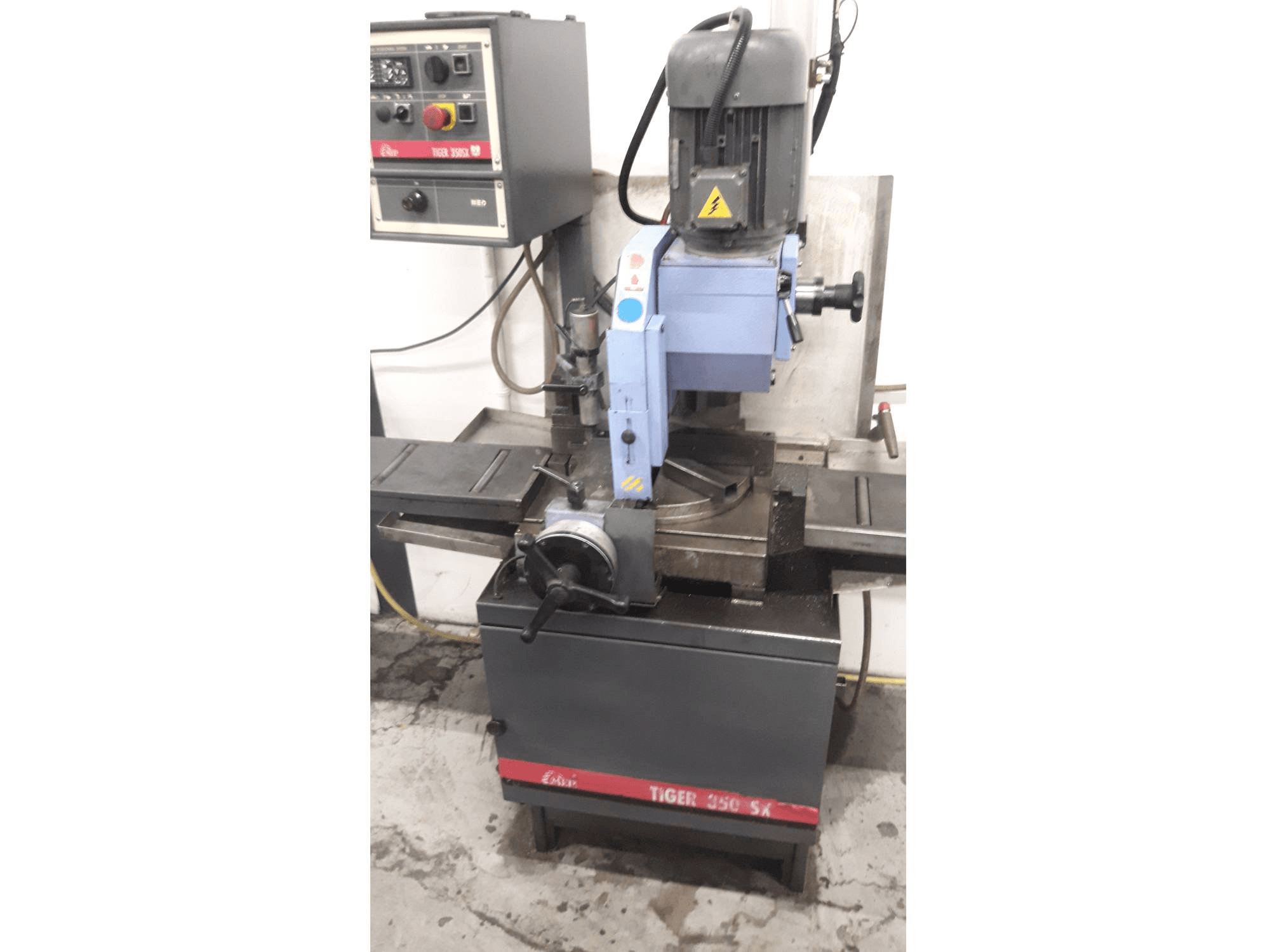 MEP TIGER 350SX Mašinos vaizdas iš priekio