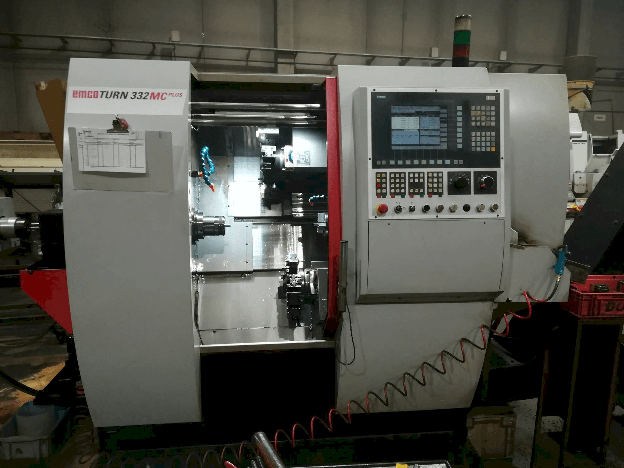 EMCO Emcoturn 332 MC Mašinos vaizdas iš priekio