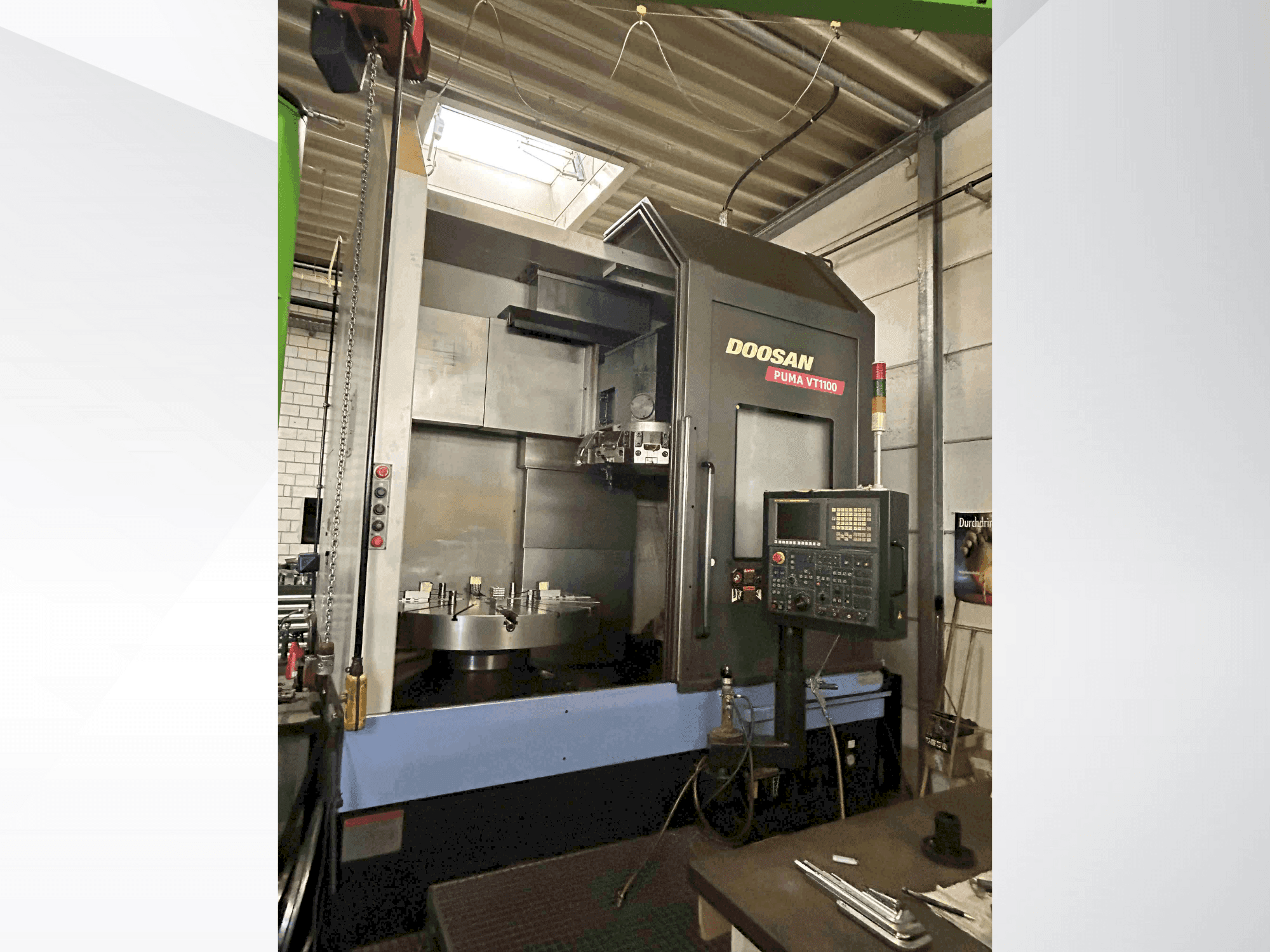 DOOSAN Puma VT1100 Mašinos vaizdas iš priekio