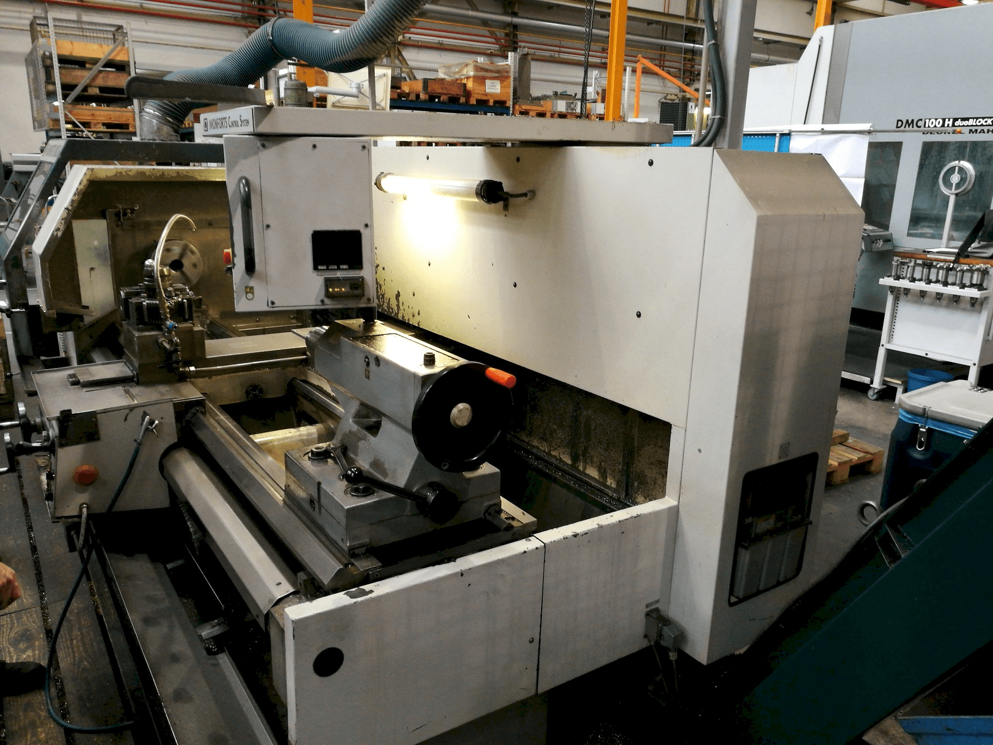 Monforts KNC 6 Mašinos vaizdas iš priekio