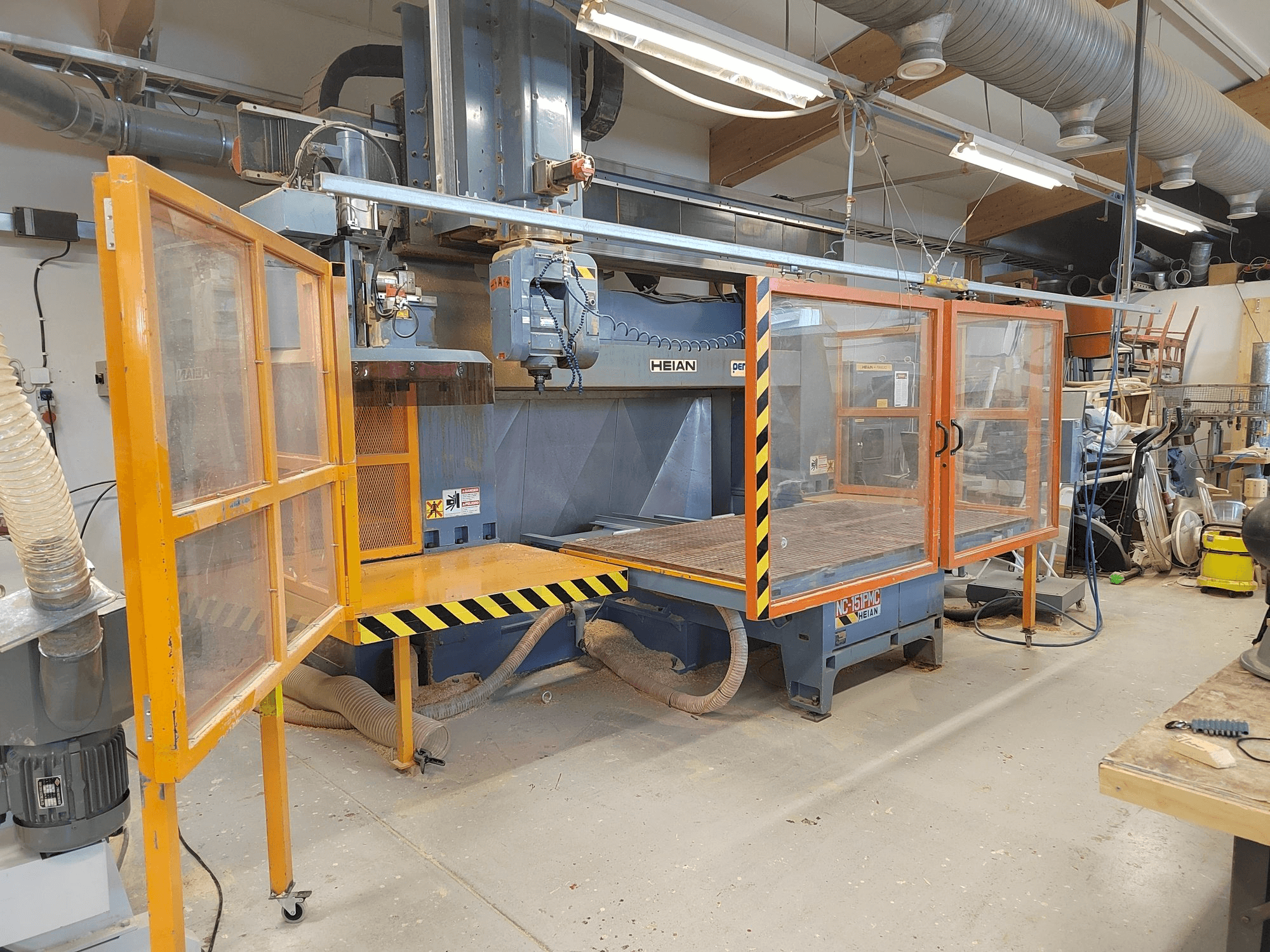 HEIAN NC 151 Mašinos vaizdas iš priekio