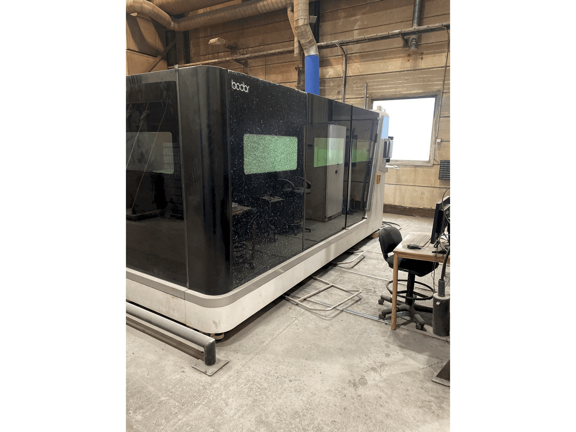 Bodor S2040 Mašinos vaizdas iš priekio