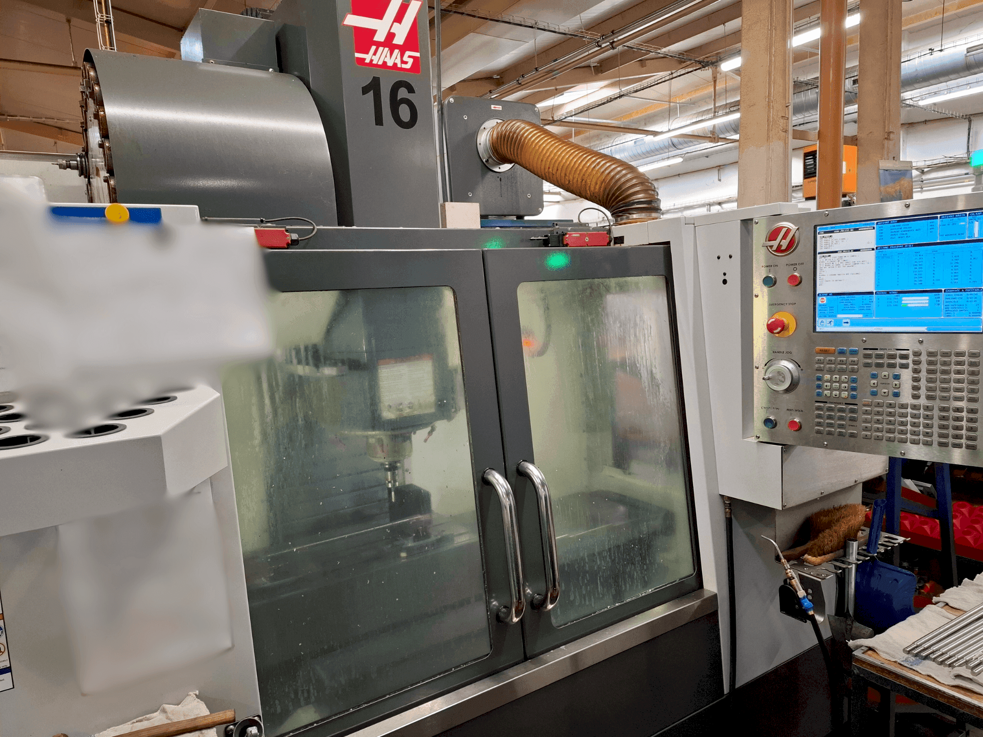 HAAS VF-2SS Mašinos vaizdas iš priekio