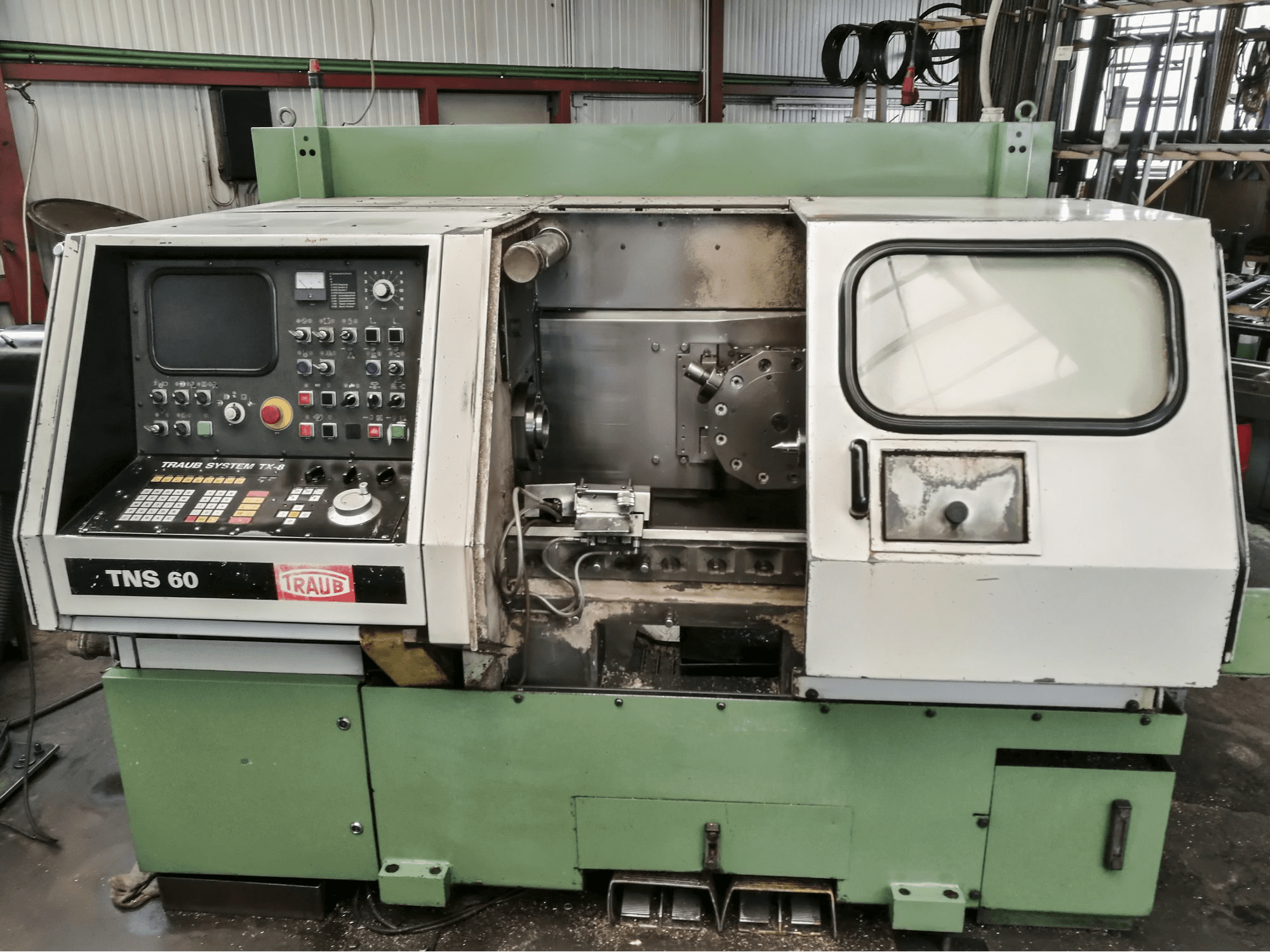 TRAUB TNS 60 Mašinos vaizdas iš priekio