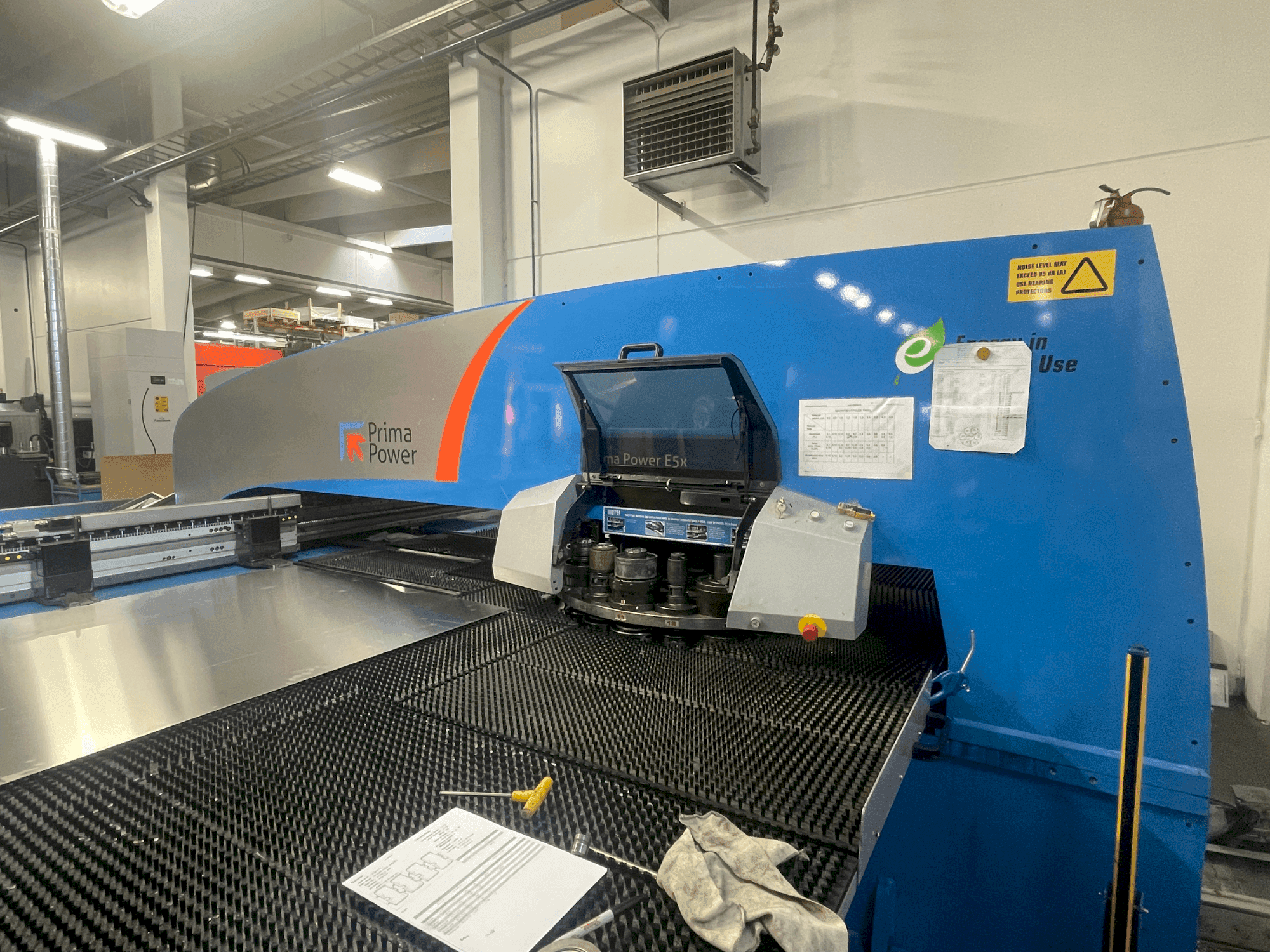 Prima Power E5X Mašinos vaizdas iš priekio