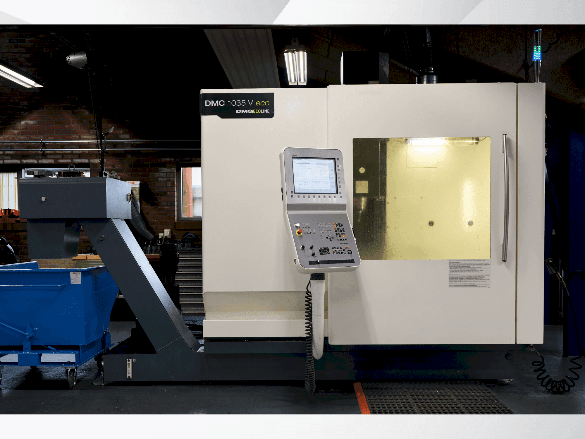DMG MORI DMC 1035V Mašinos vaizdas iš priekio