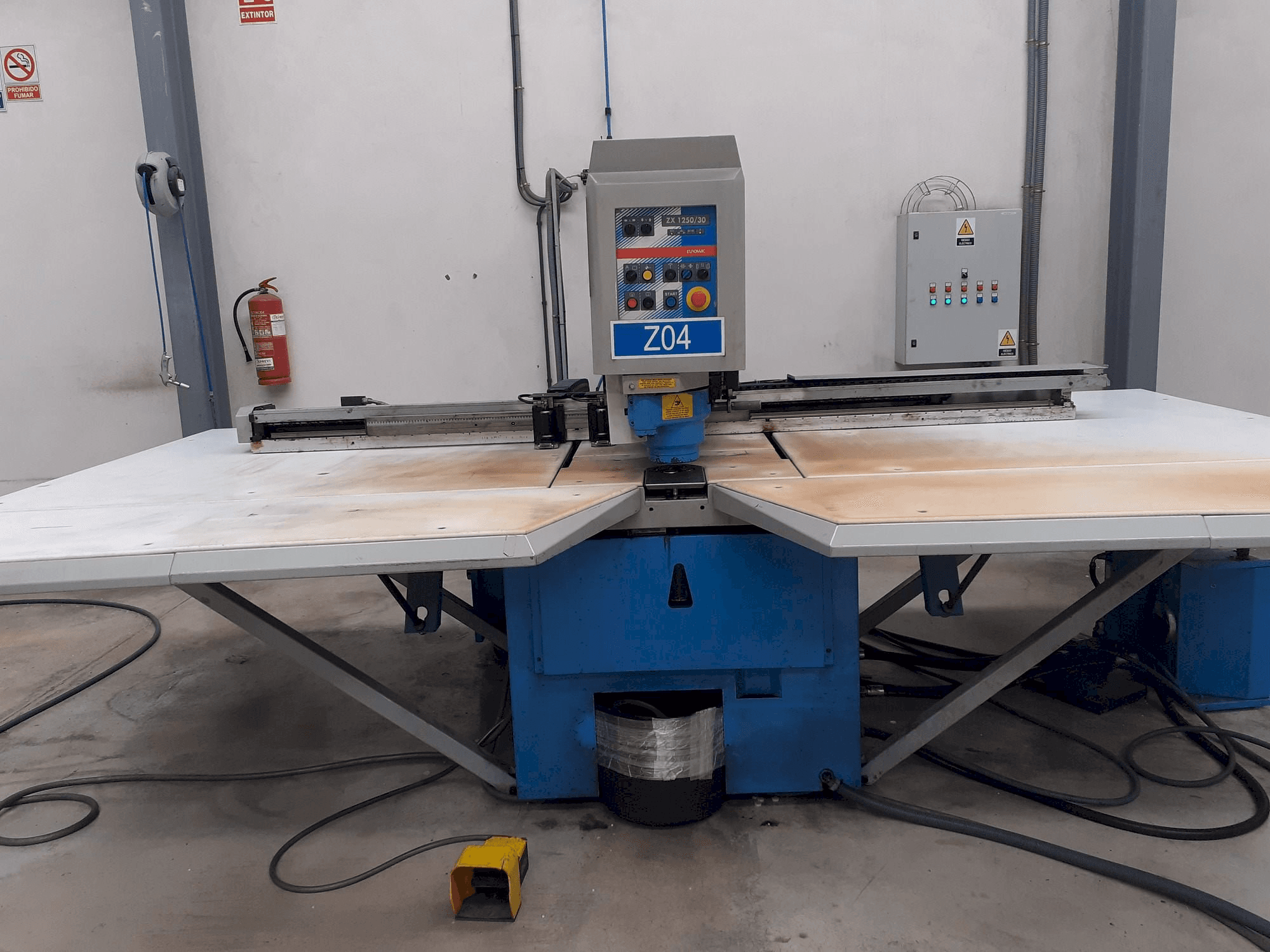 Euromac ZX125-30 Mašinos vaizdas iš priekio