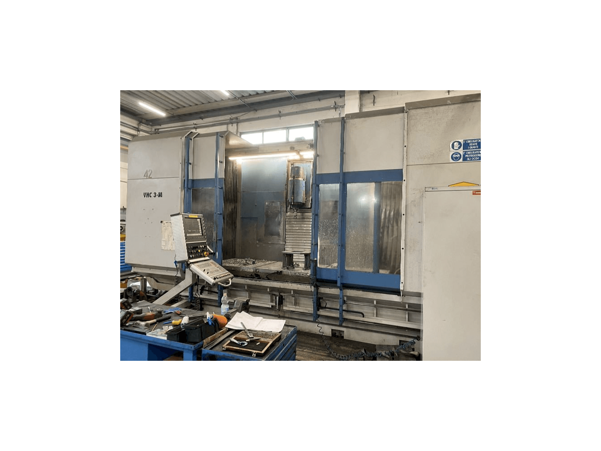 AXA VHC 3M/2E Mašinos vaizdas iš priekio