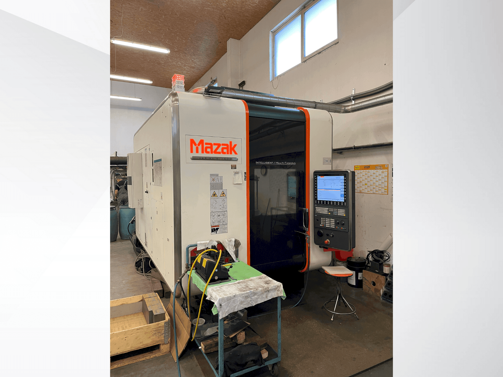 Mazak Variaxis i-600 Mašinos vaizdas iš priekio