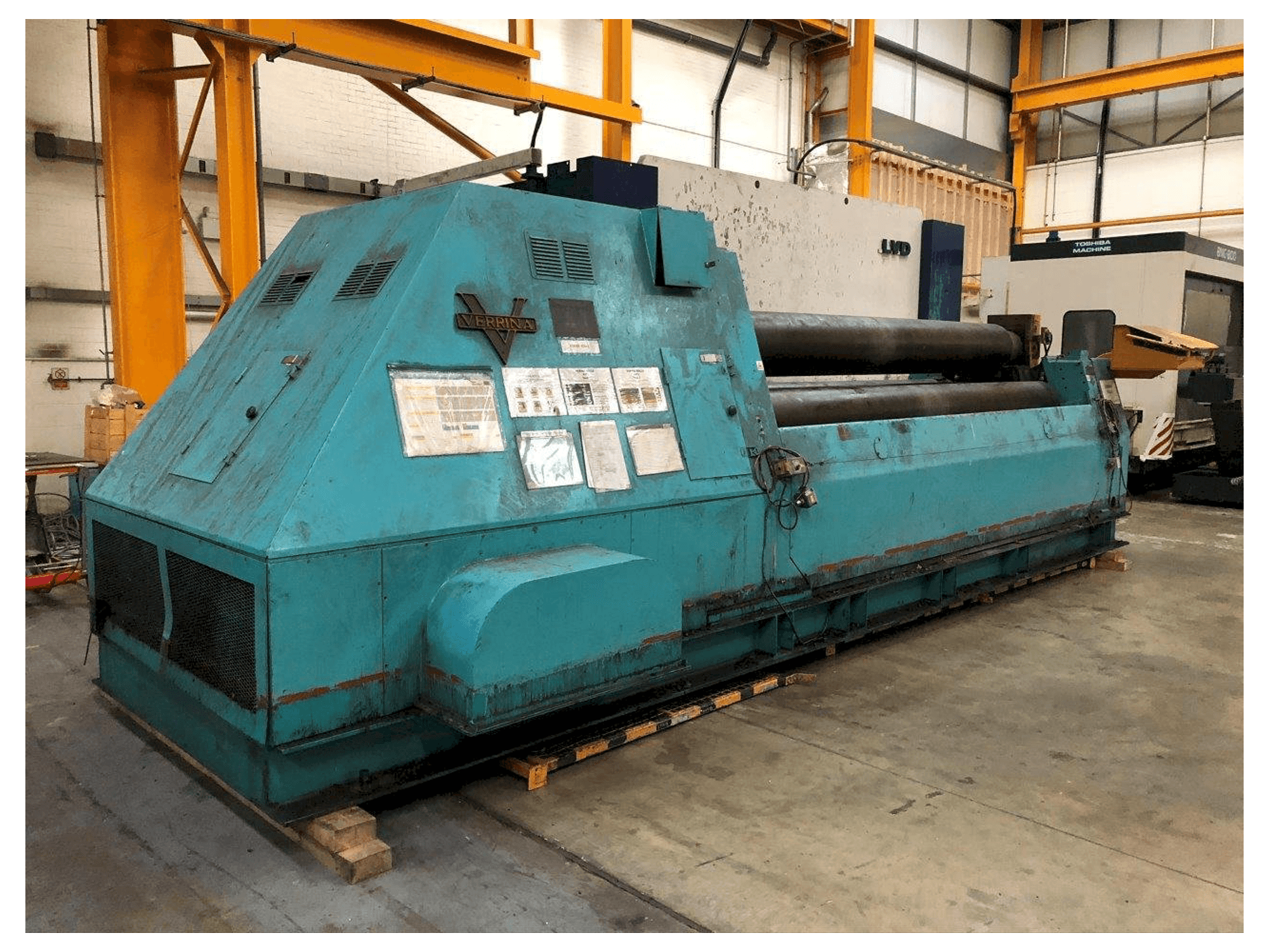 VERRINA CLR 216 X 4050 Mašinos vaizdas iš priekio