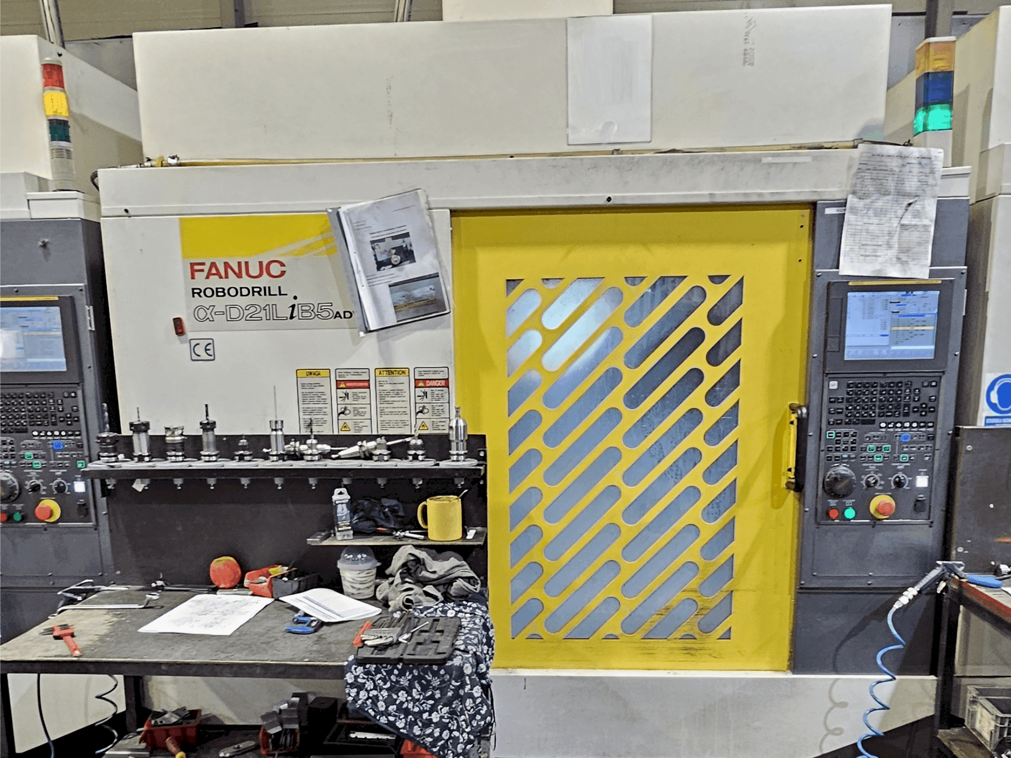 FANUC Robodrill α-D21L iB 5 ADV Mašinos vaizdas iš priekio