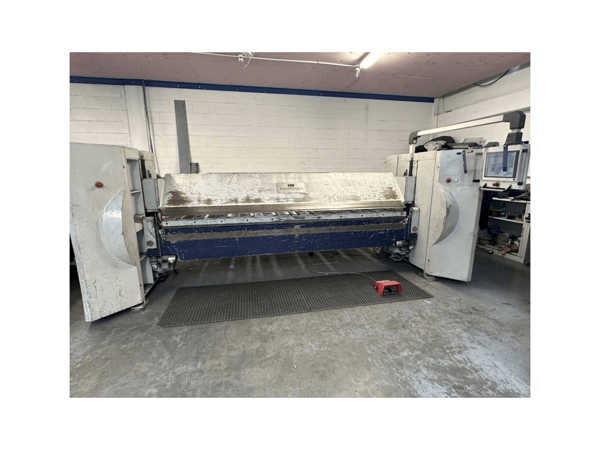 SCHRODER SPB 3200/3.0 Mašinos vaizdas iš priekio