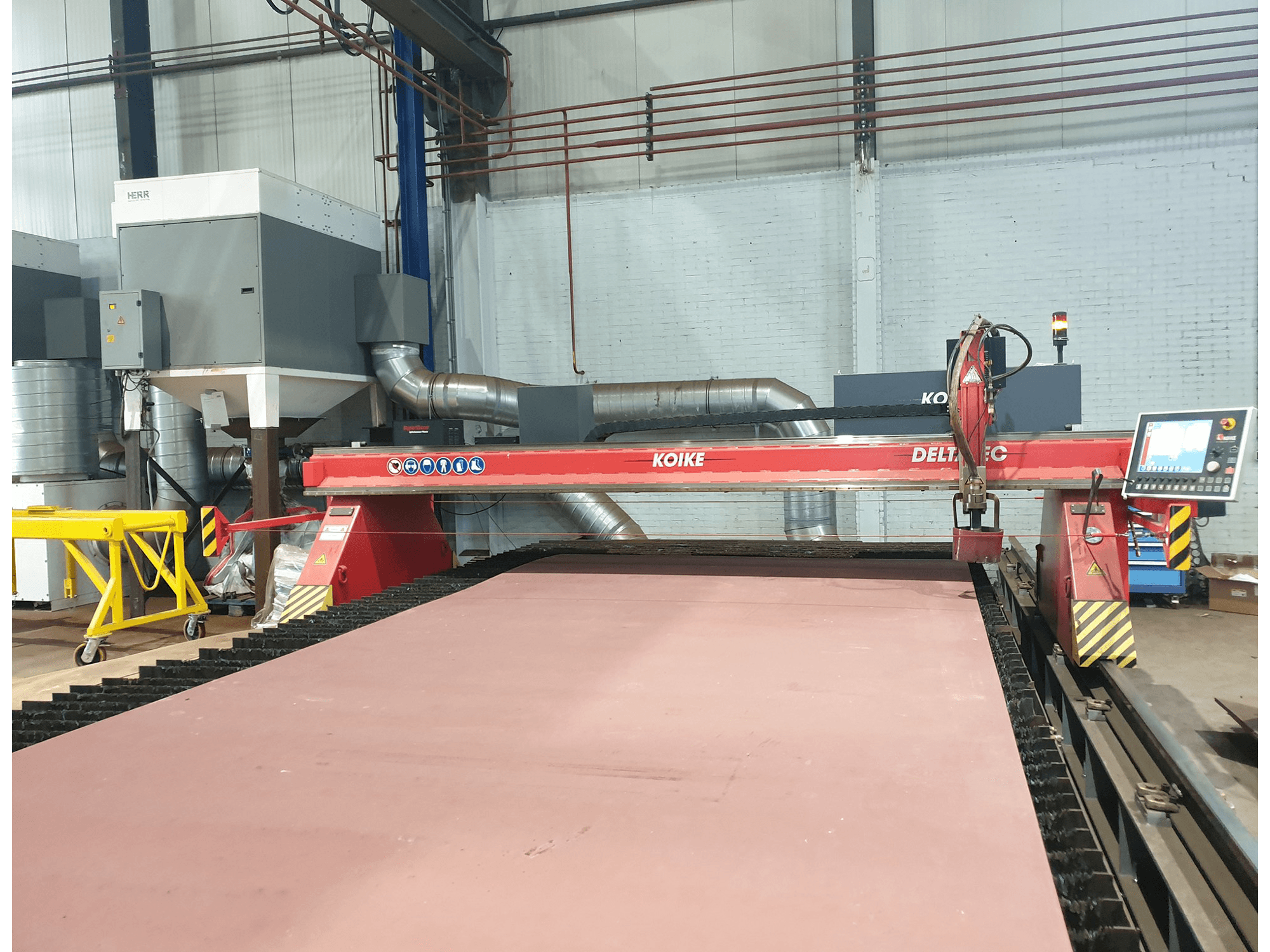 KOIKE Mašinos vaizdasDELTATEC 4000 iš priekio