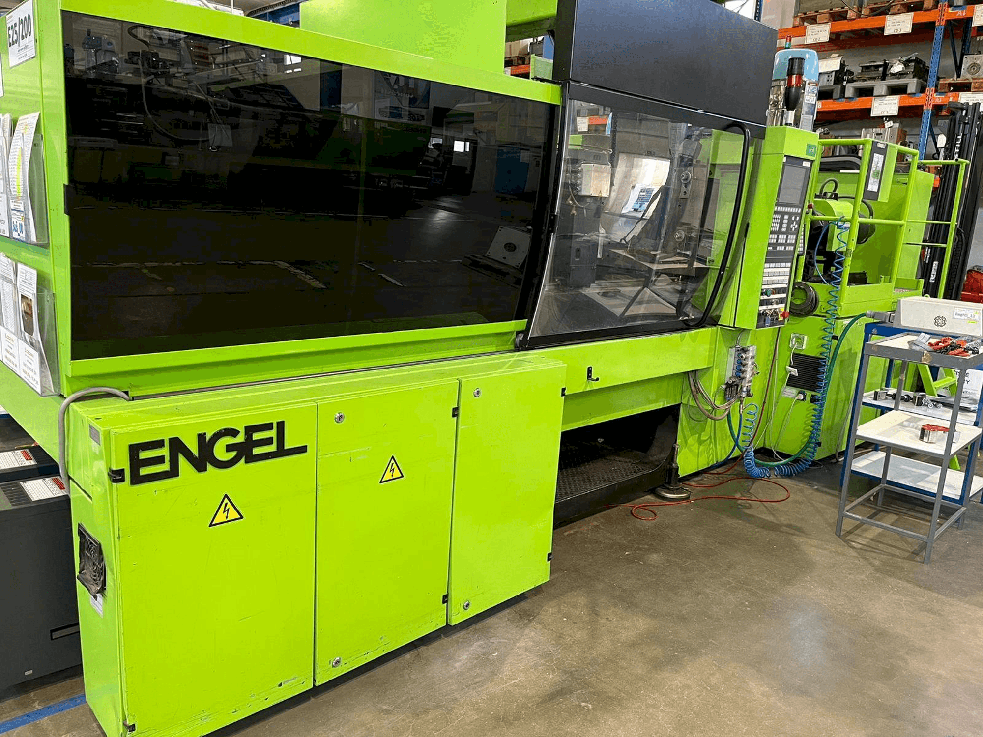 Engel ES 650/150 HL Mašinos vaizdas iš priekio
