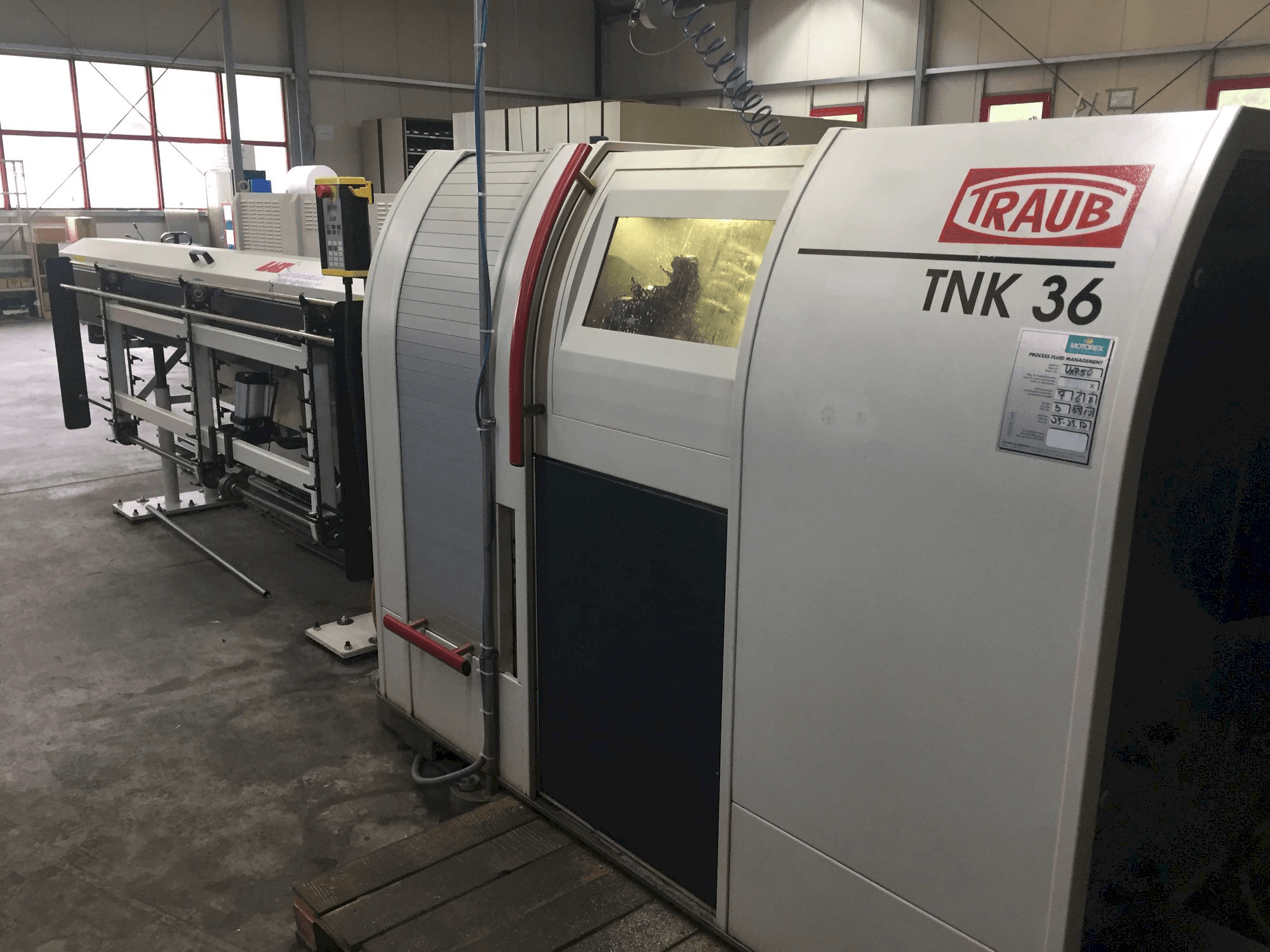 TRAUB TNK 36 Mašinos vaizdas iš priekio
