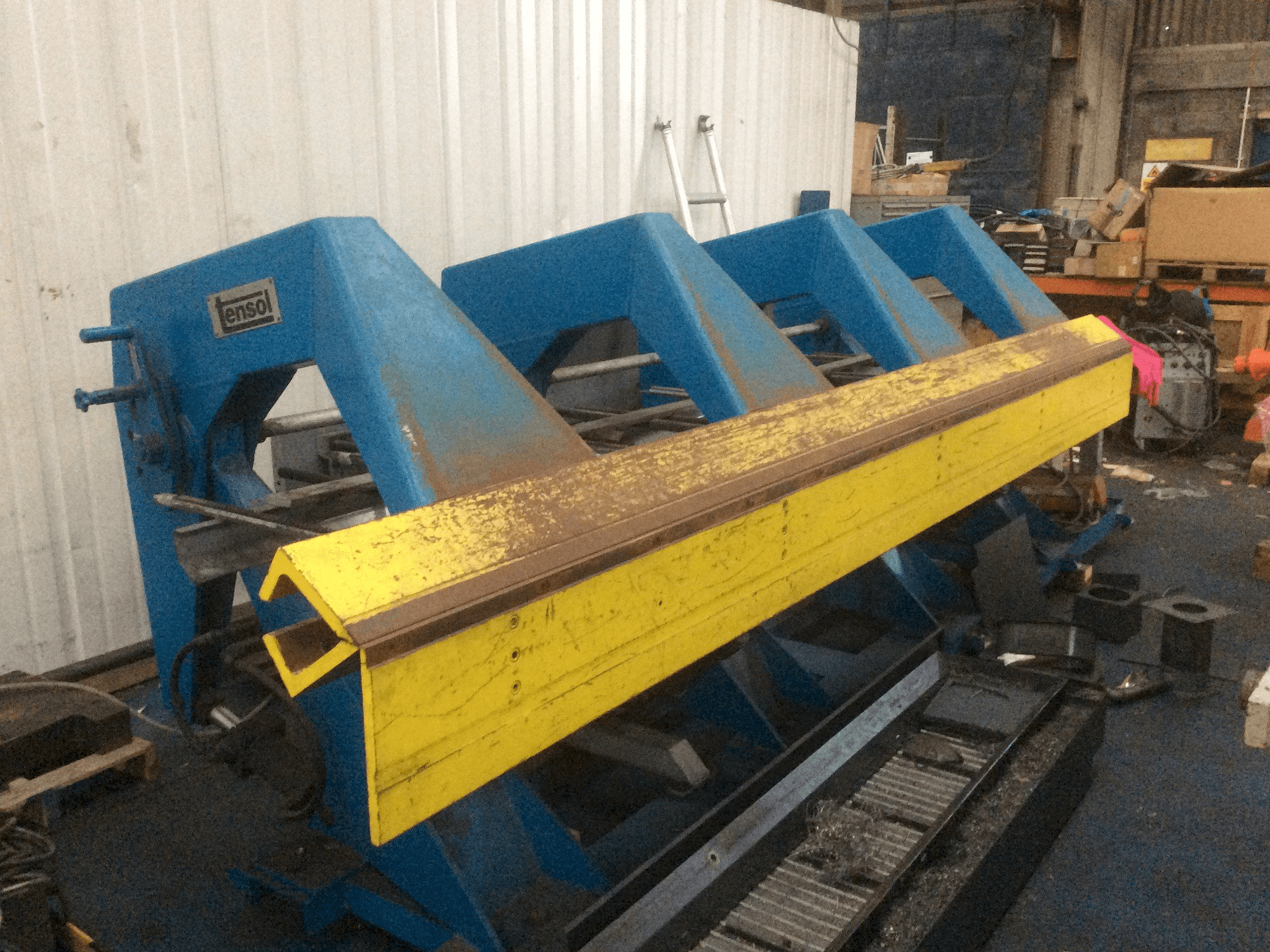 Tensol P200-4 Mašinos vaizdas iš priekio