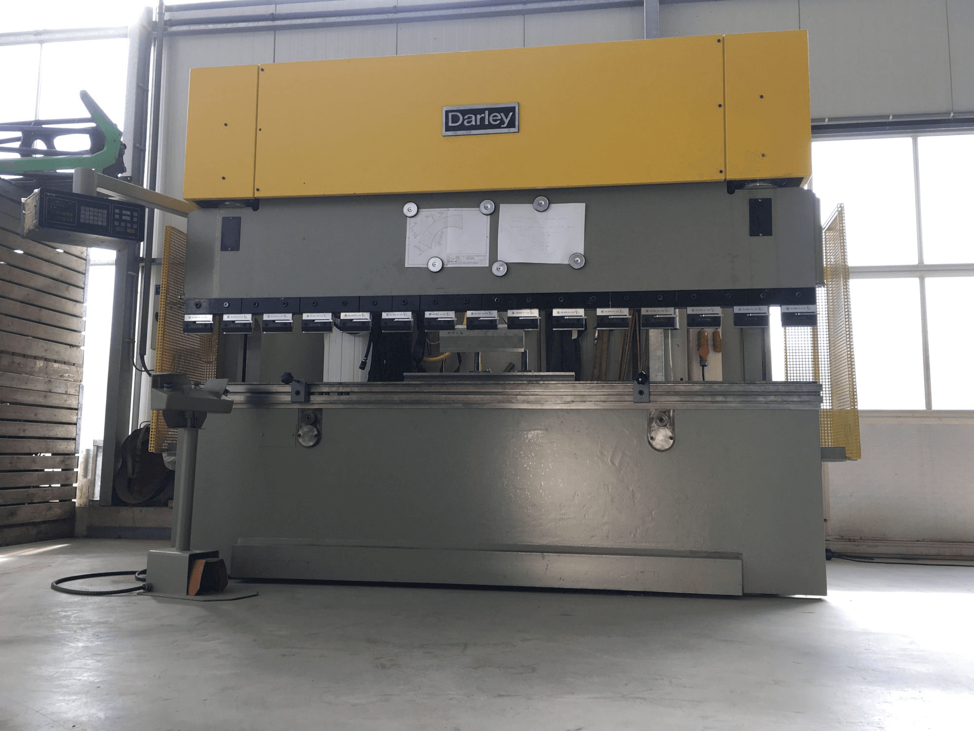 Darley EHP 150 31/25 Mašinos vaizdas iš priekio