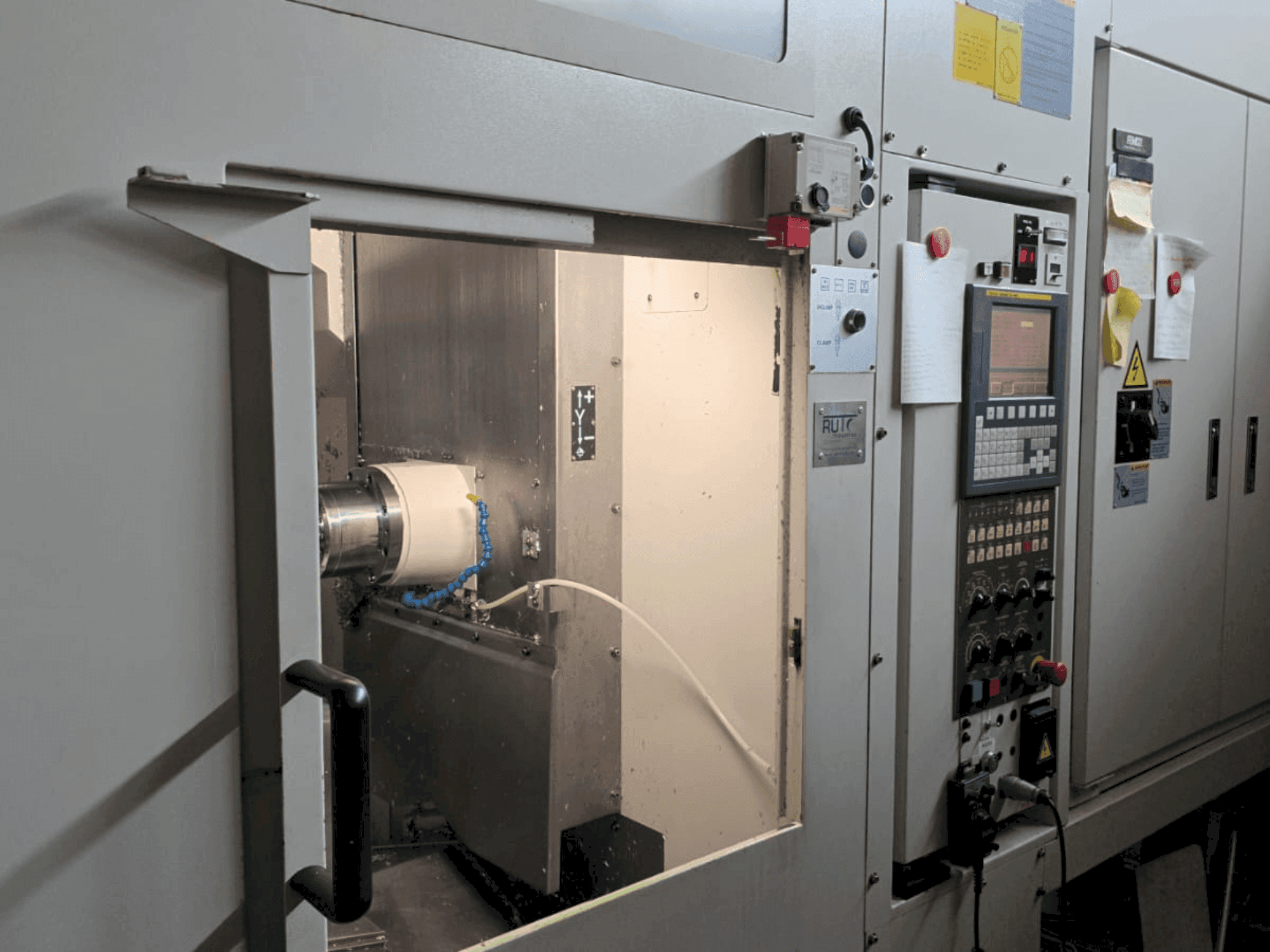 Tongtai TMH-400 Mašinos vaizdas iš priekio