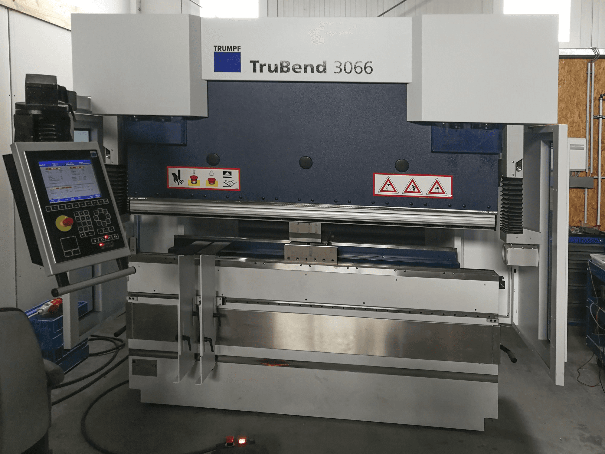 Trumpf TruBend 3066 Mašinos vaizdas iš priekio