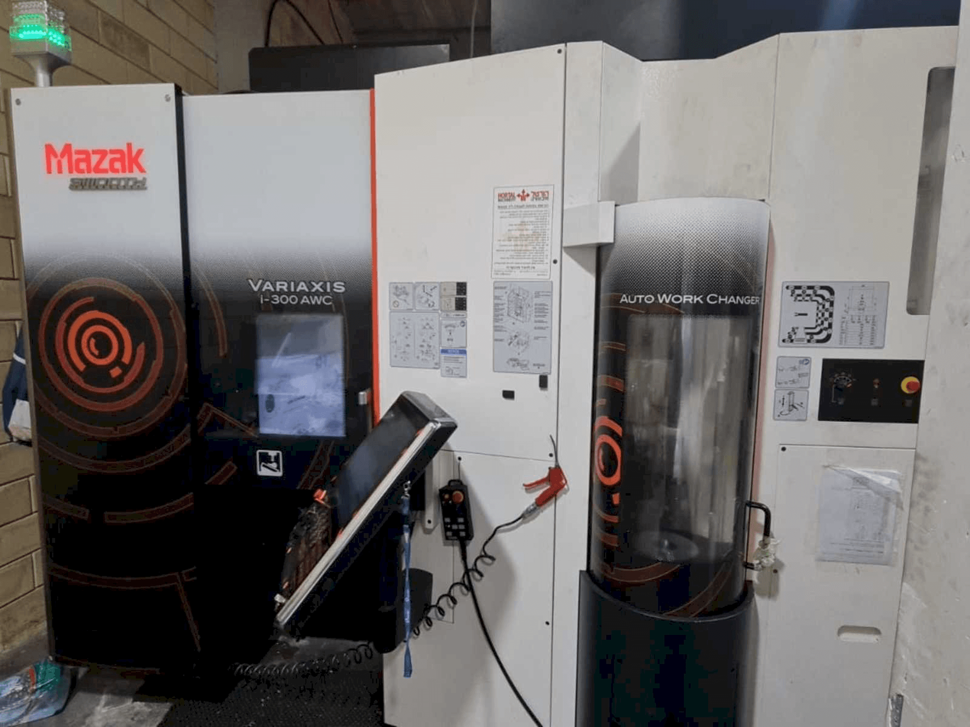 Mazak VARIAXIS I-300 AWC Mašinos vaizdas iš priekio