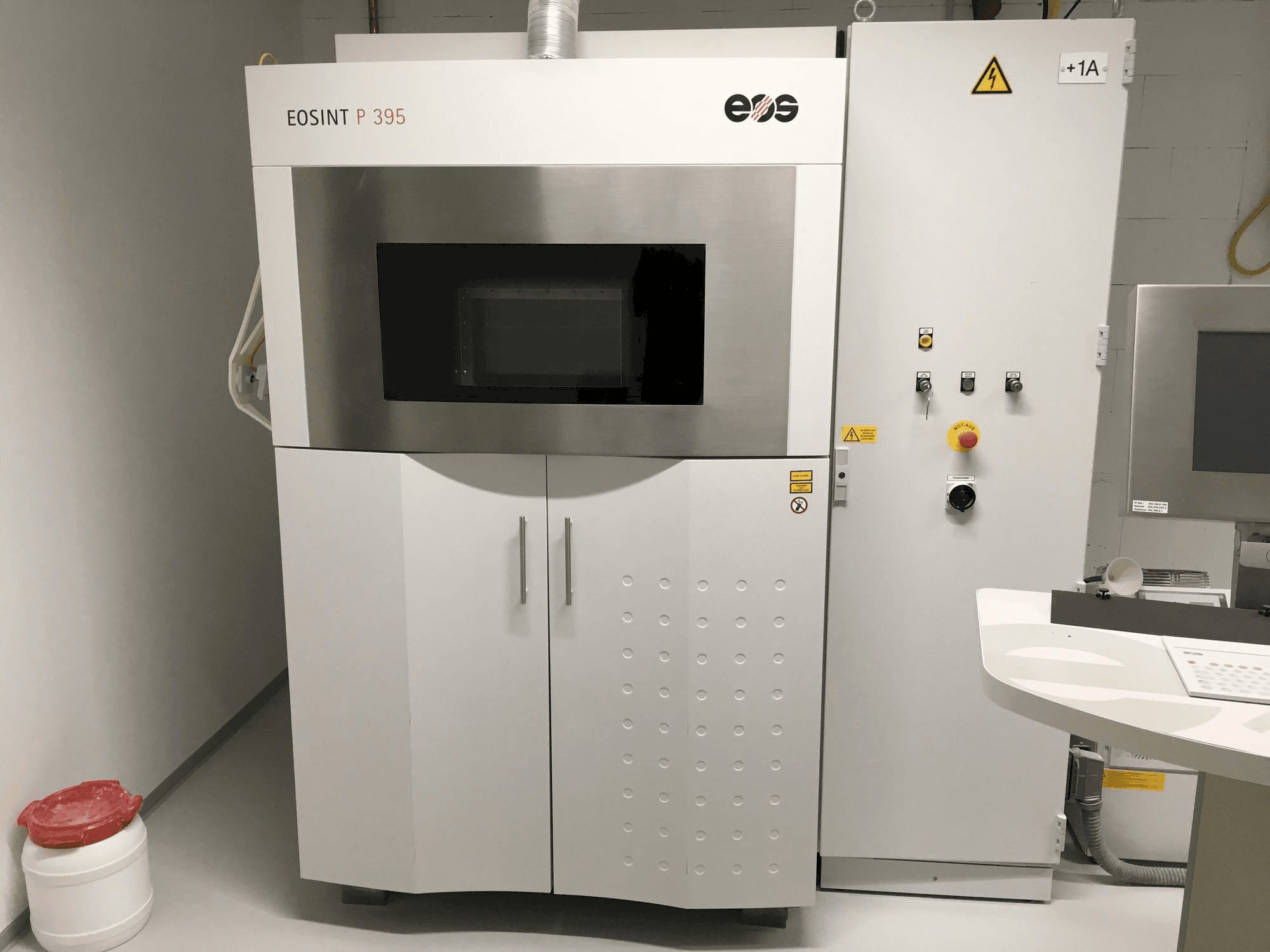 EOS EOSINT P 395 Mašinos vaizdas iš priekio