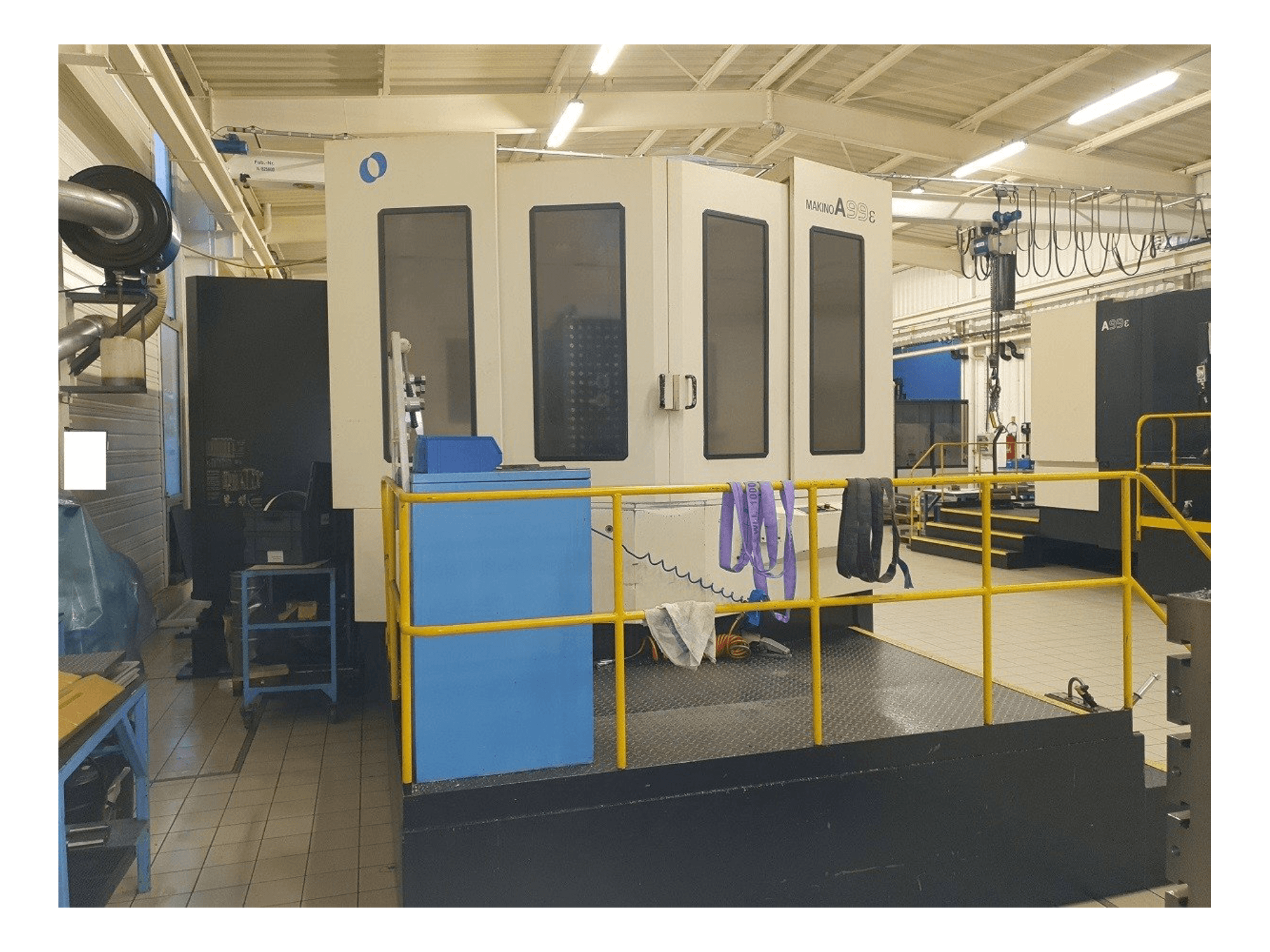 Makino A99 Mašinos vaizdas iš priekio