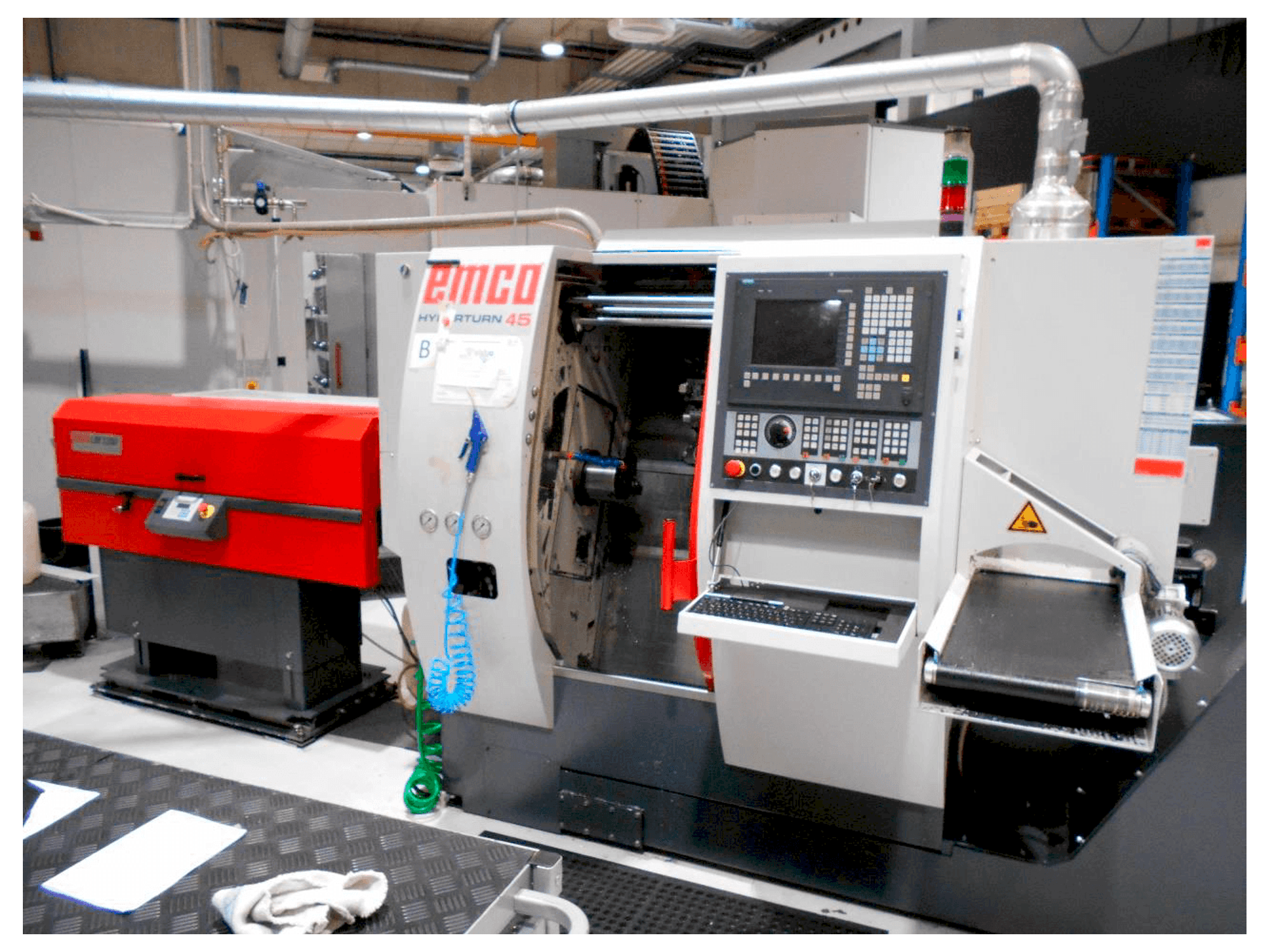 EMCO Hyperturn 45 Mašinos vaizdas iš priekio