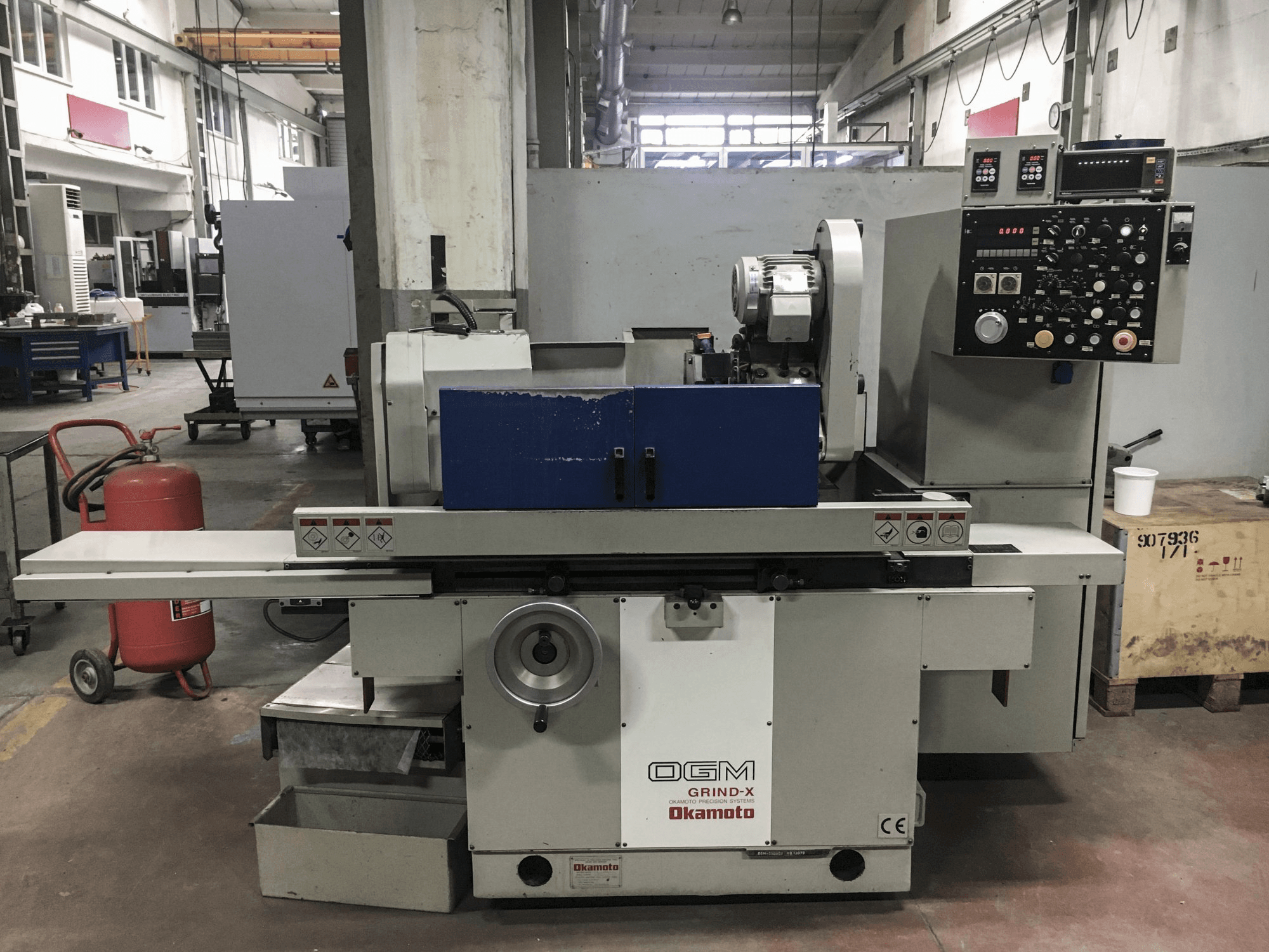 OKAMOTO OGM-250UDX Mašinos vaizdas iš priekio