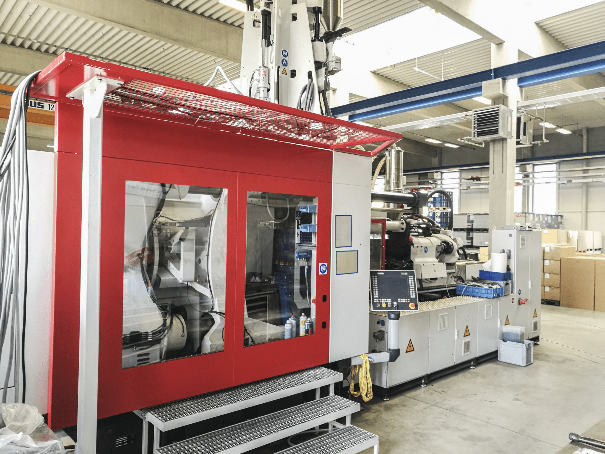 FERROMATIK MILACRON MM 800-4880/MSW Mašinos kairės pusės vaizdas