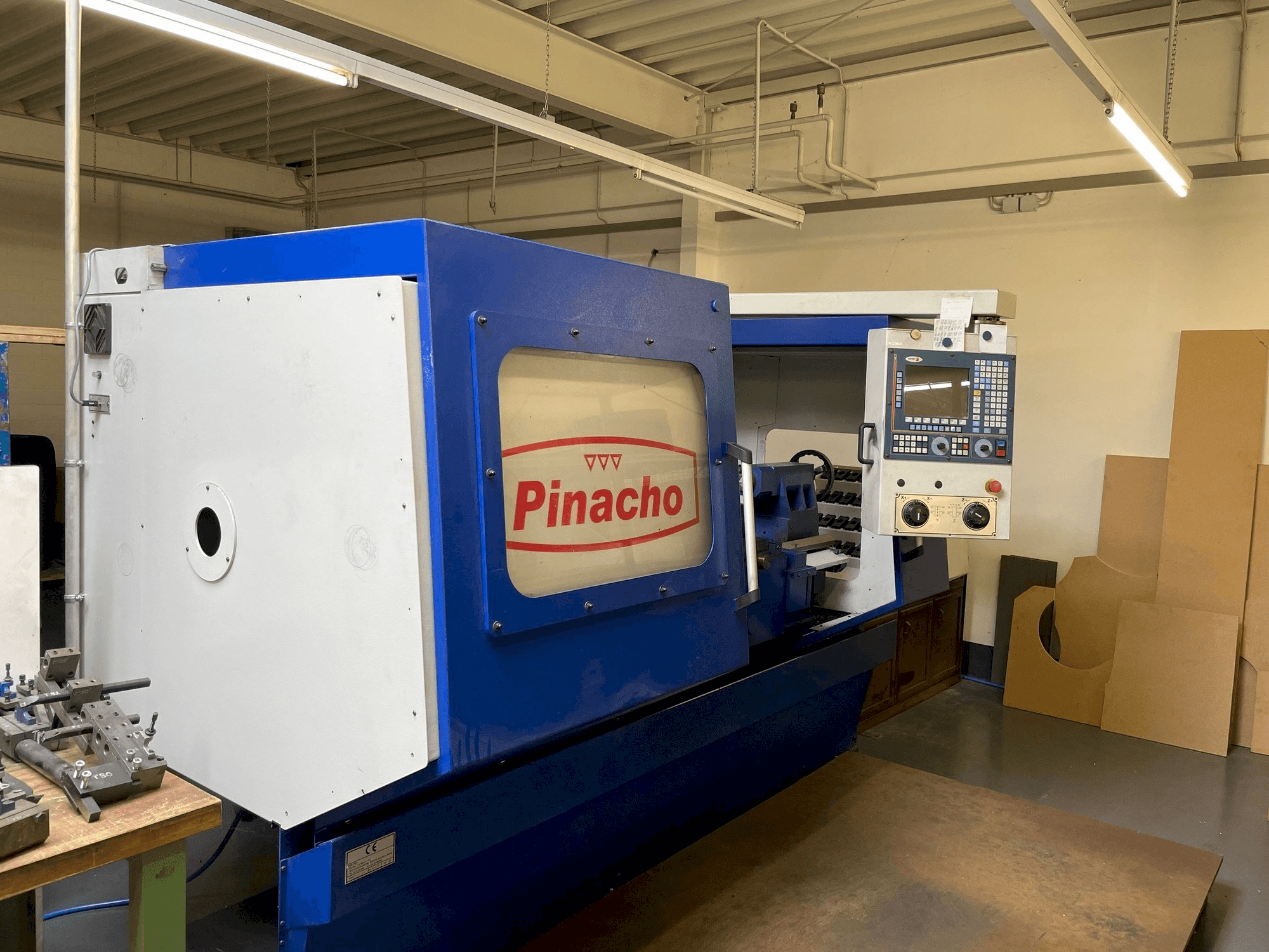 Pinacho CNC 260 Mašinos vaizdas iš priekio
