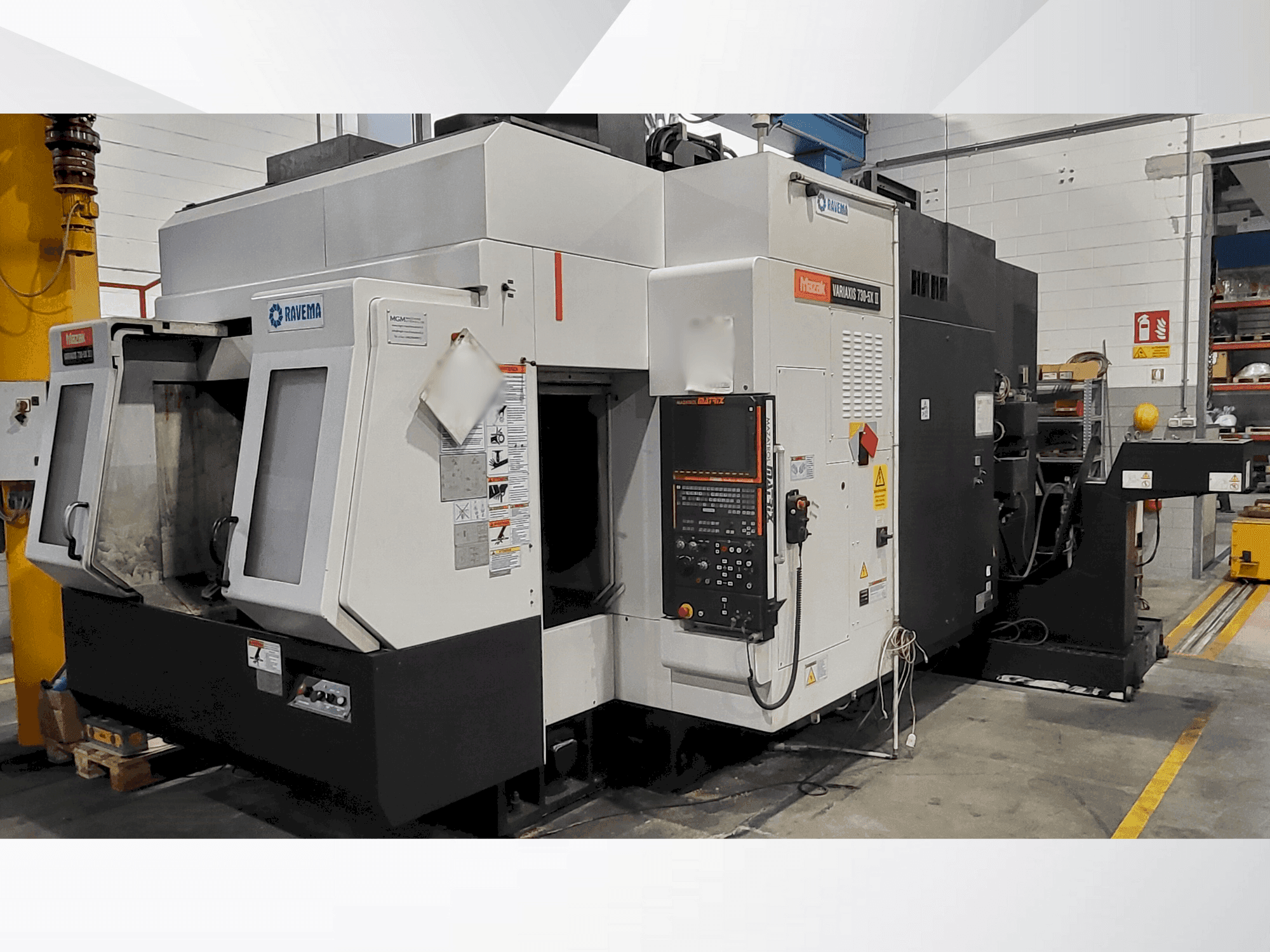 Mazak VARIAXIS 730 II 5X Mašinos vaizdas iš priekio