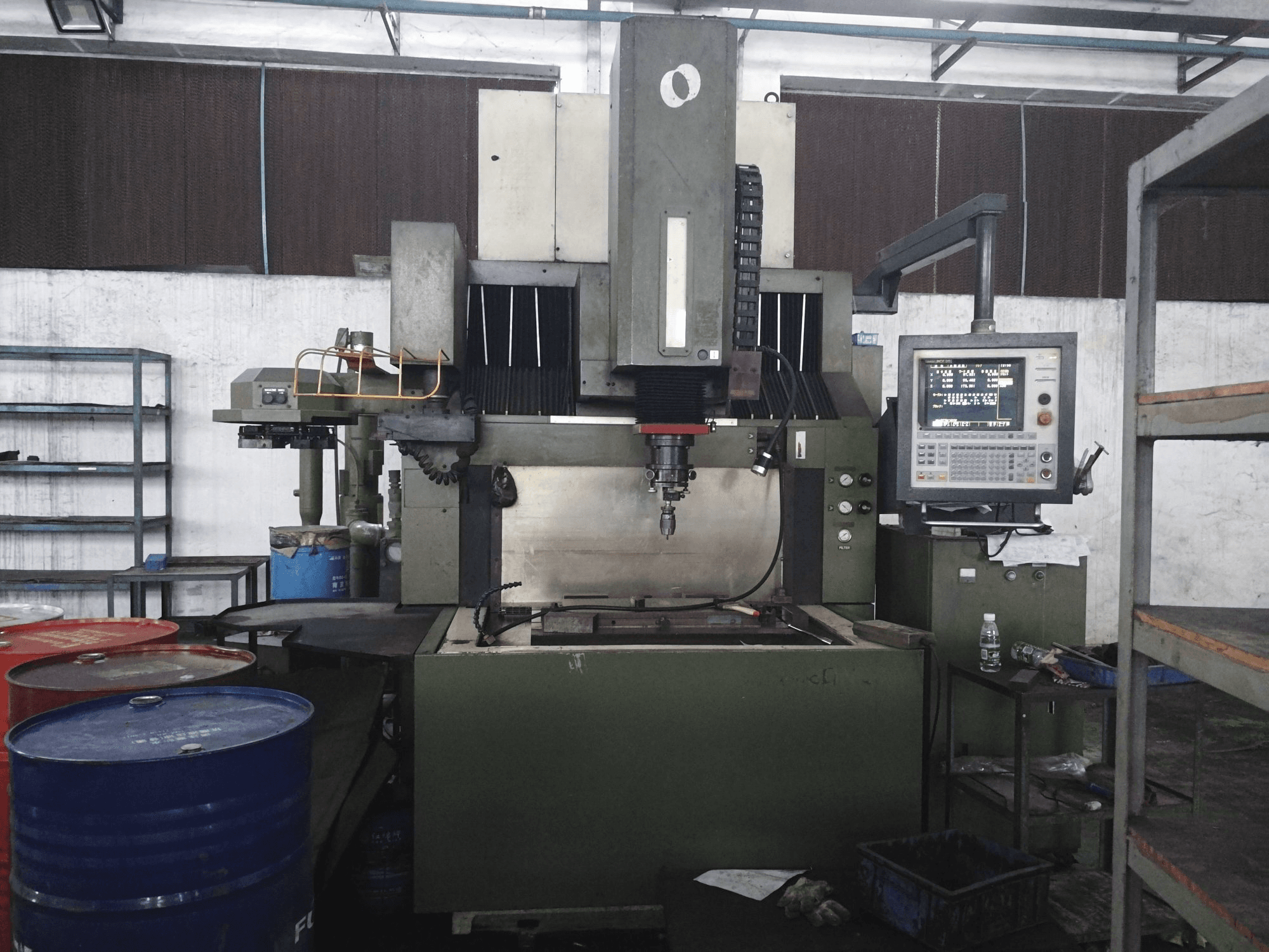 Makino EDNC65 Mašinos vaizdas iš priekio