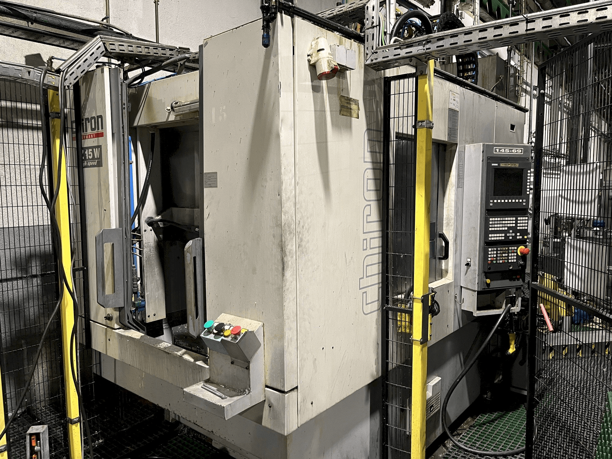 CHIRON FZ15W Mašinos vaizdas iš priekio