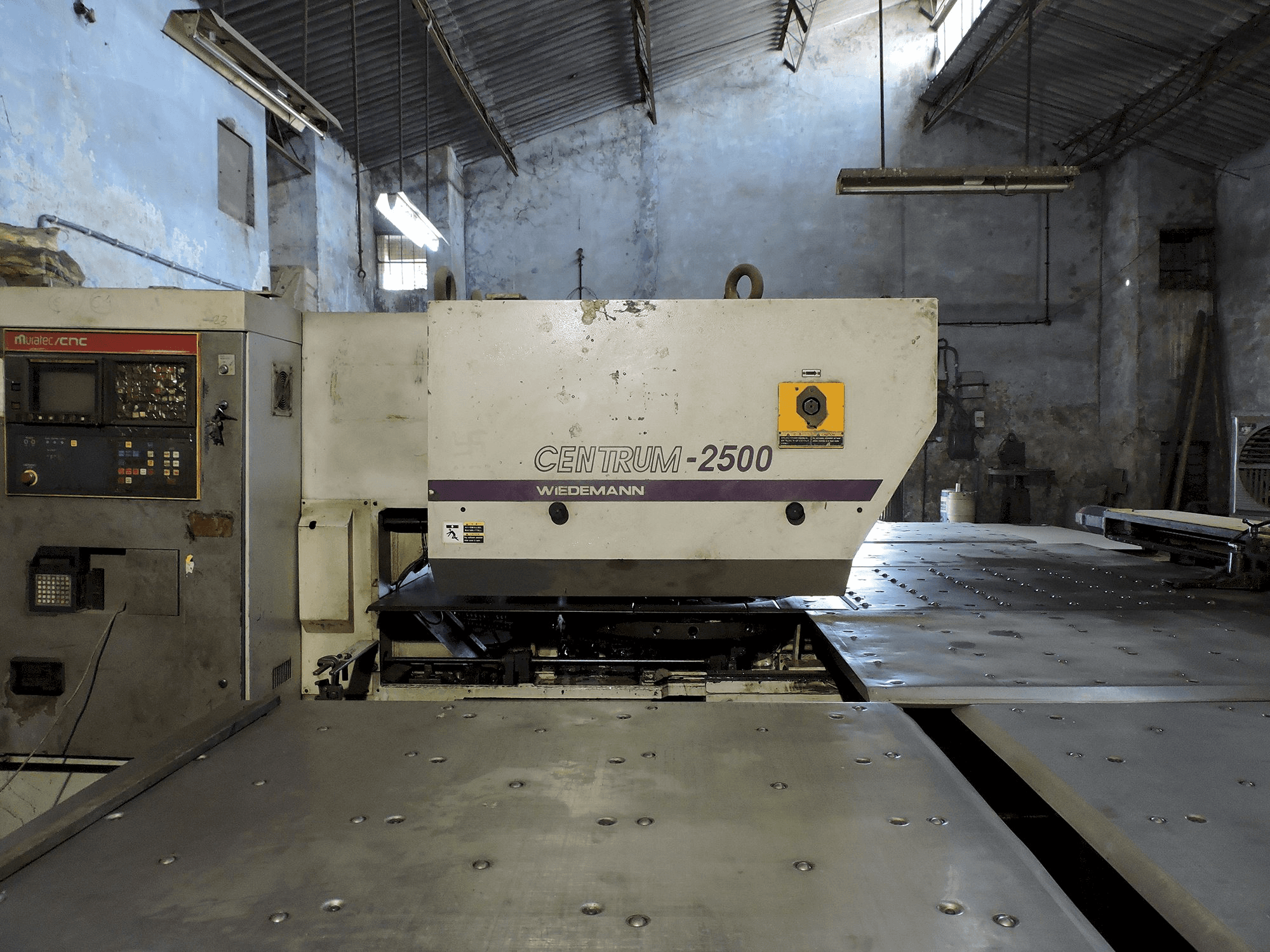 Murata Wiedemann Mašinos vaizdas iš kairės pusėsC-2500