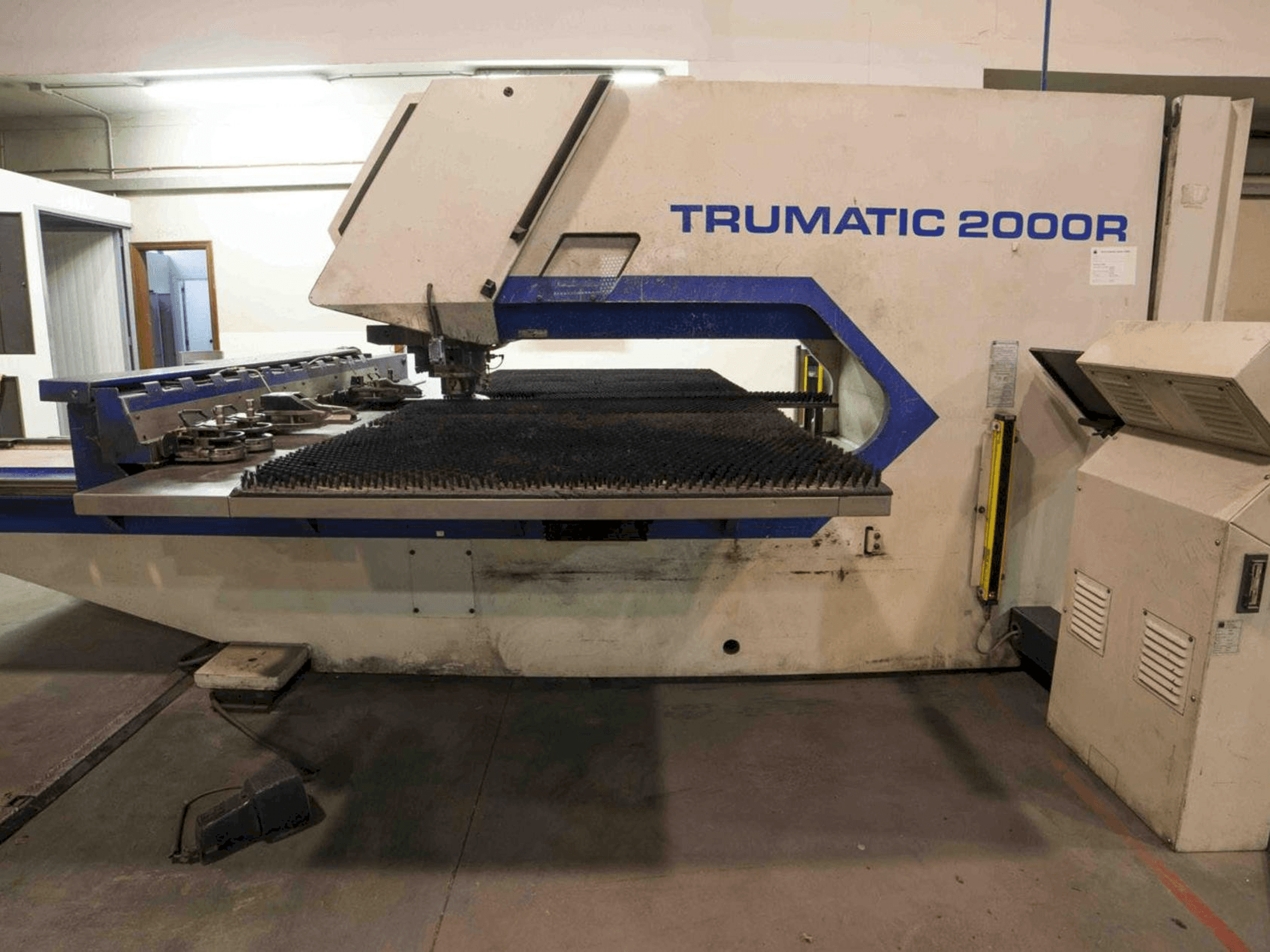 Trumpf Trumatic 2000R Mašinos vaizdas iš priekio
