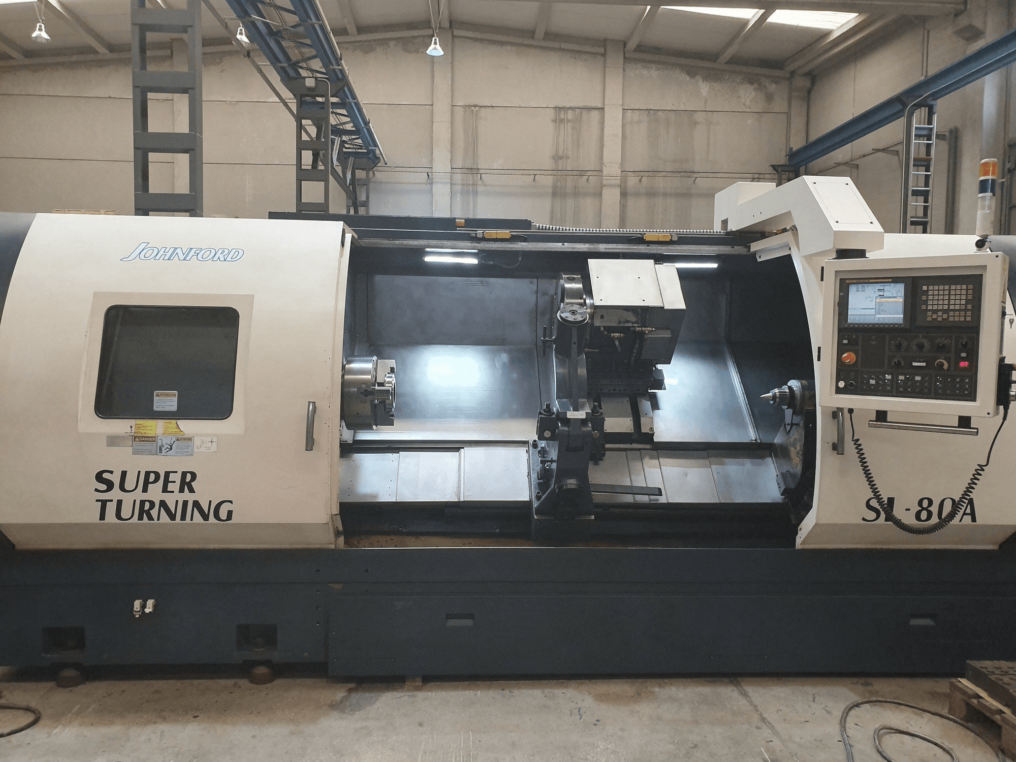 Johnford SL-80A Mašinos vaizdas iš priekio