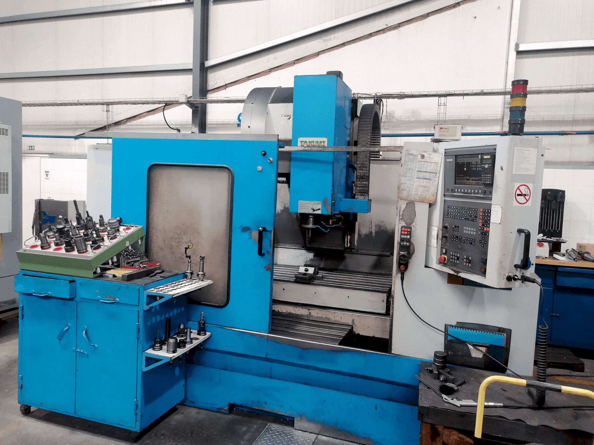 Takumi V11 Mašinos vaizdas iš priekio