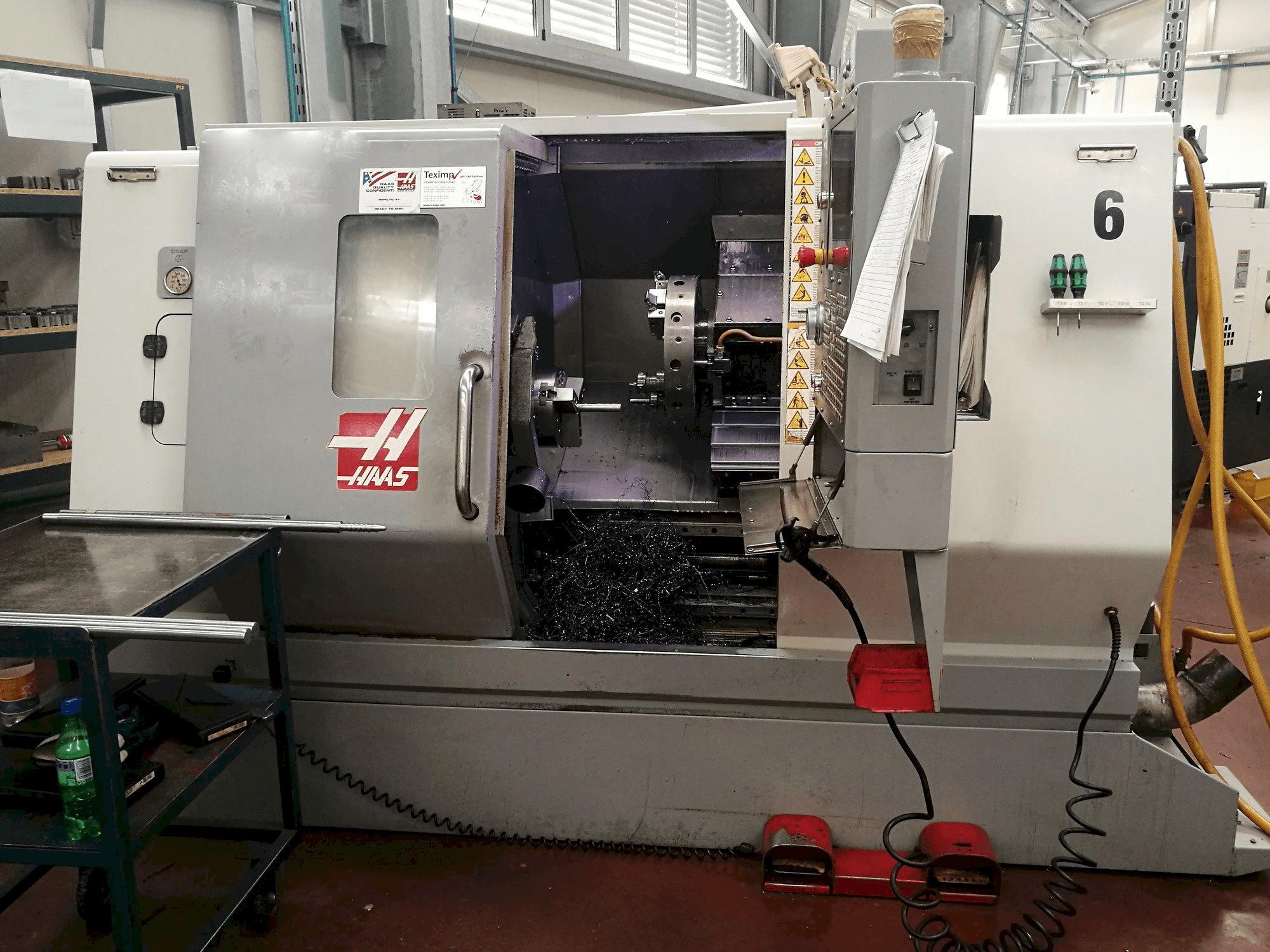 HAAS SL-20THE Mašinos vaizdas iš priekio