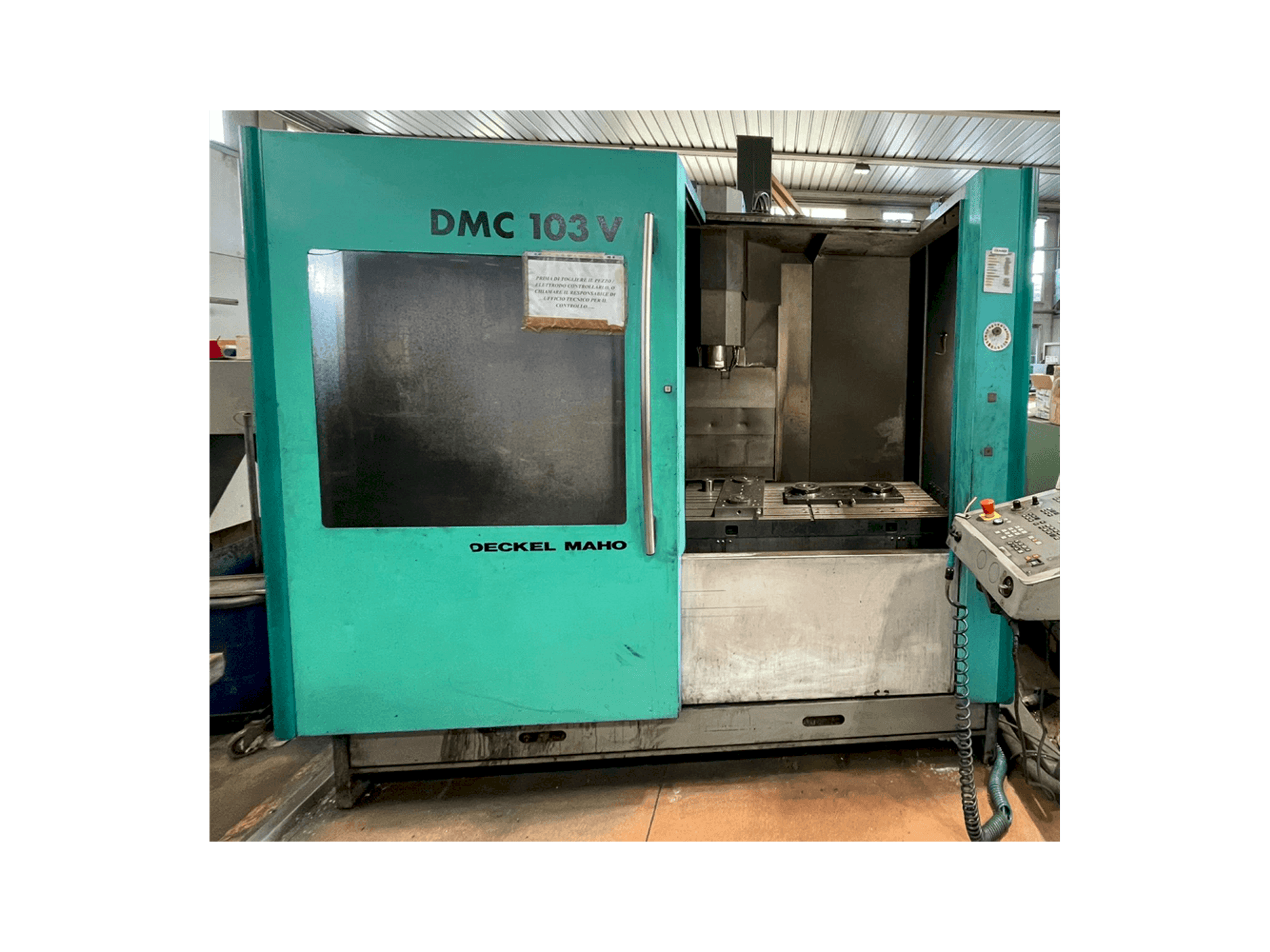 DECKEL MAHO DMC 103 Mašinos vaizdas iš priekio