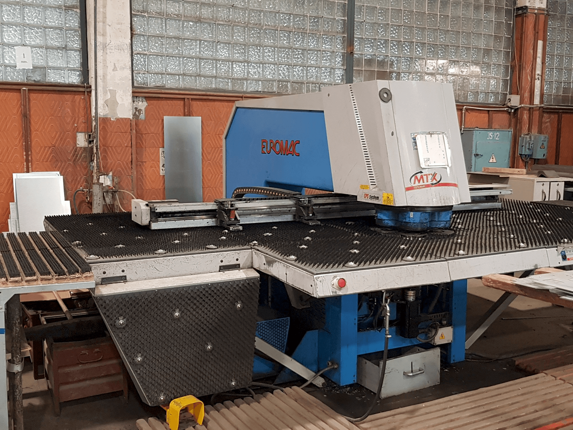 Euromac MTX 1250/30-2000 Mašinos vaizdas iš priekio