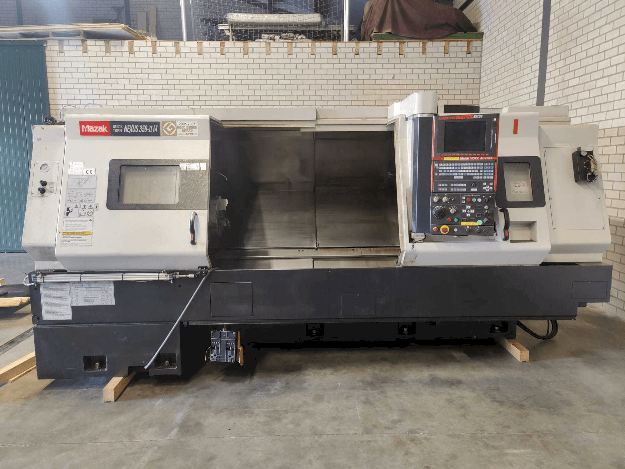 Mazak Quick Turn Nexus 350-II M Mašinos vaizdas iš priekio