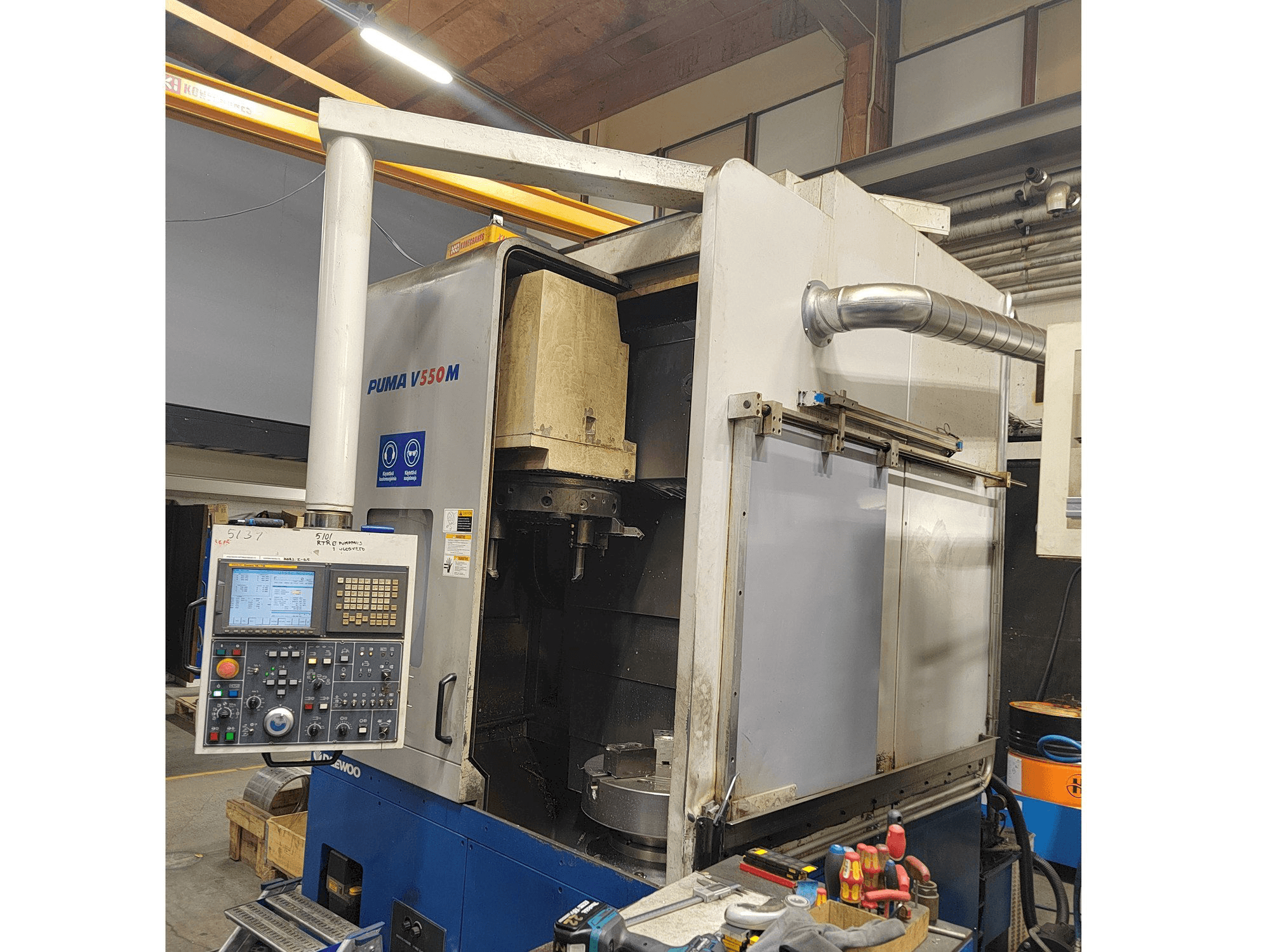 Doosan Puma V550M Mašinos vaizdas iš priekio