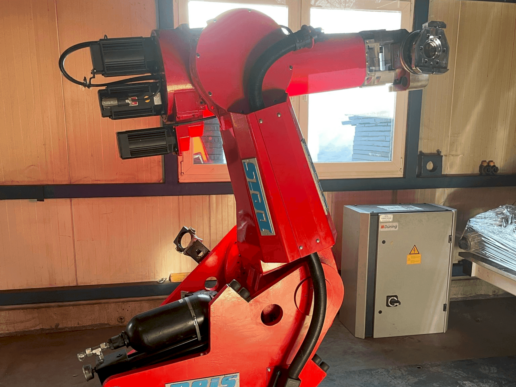 Reis SRV 130 Mašinos vaizdas iš priekio