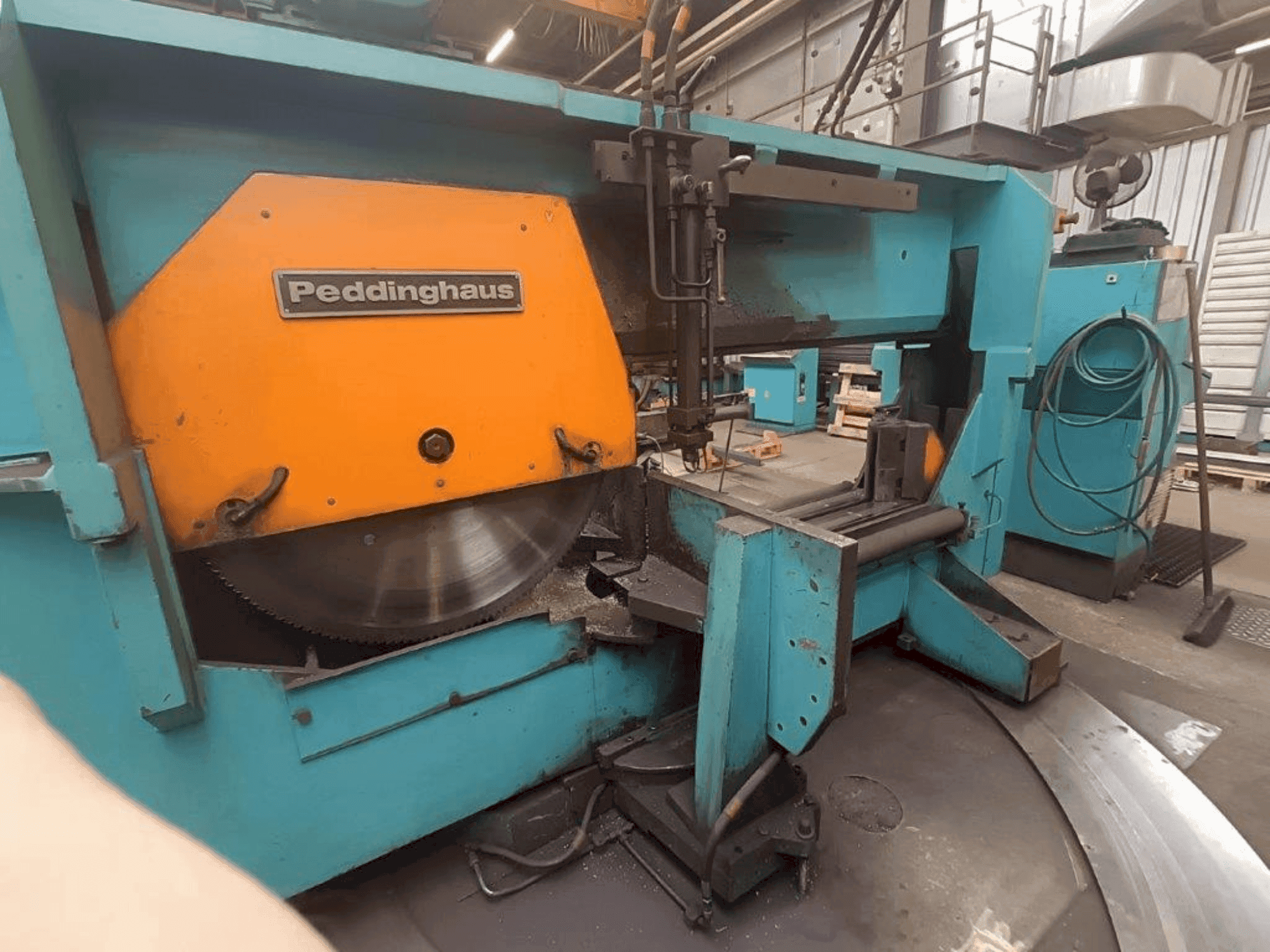 Peddinghaus TDK 1000/9E Mašinos vaizdas iš priekio