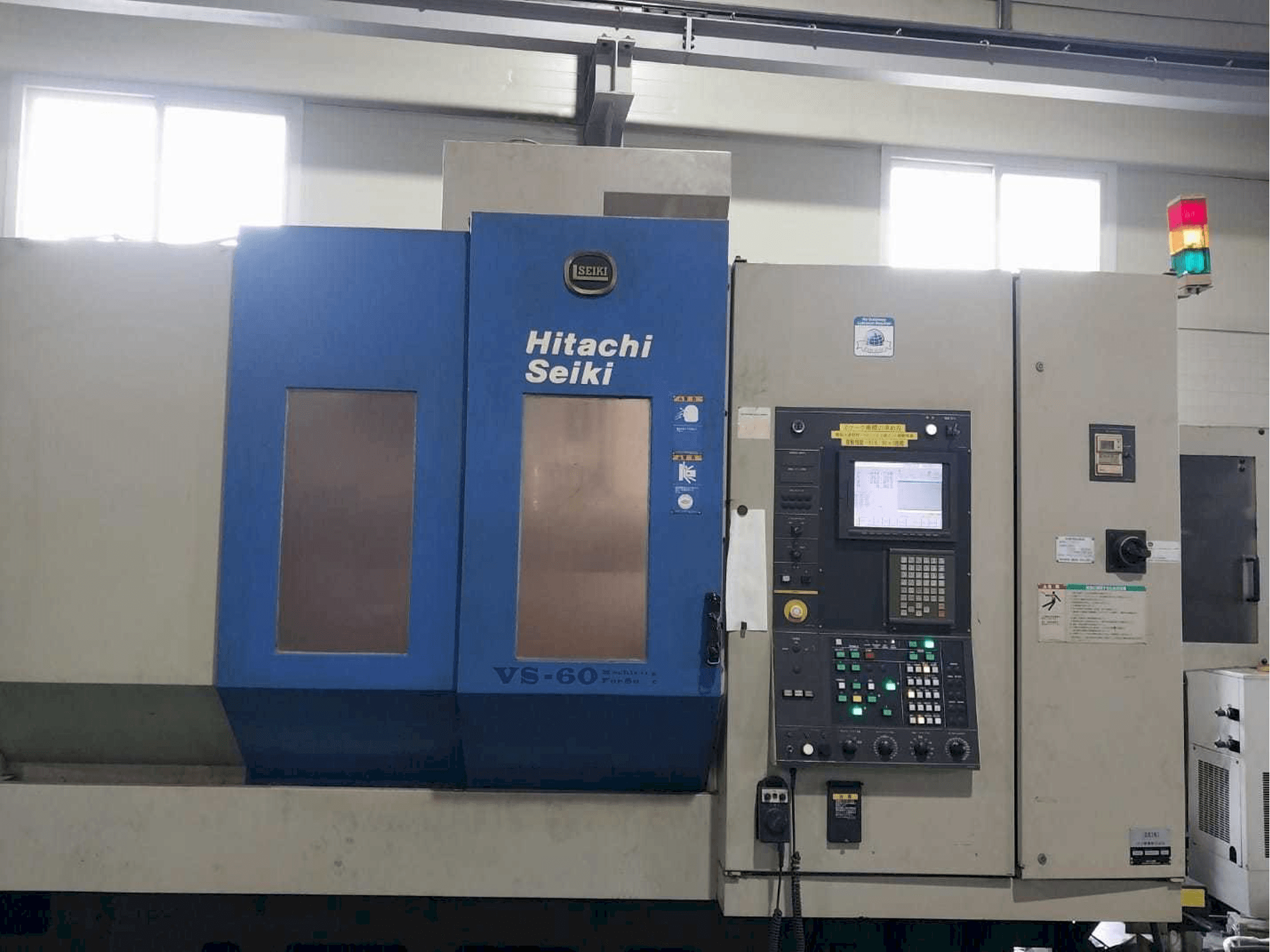 HITACHI SEIKI VS60 Mašinos vaizdas iš priekio